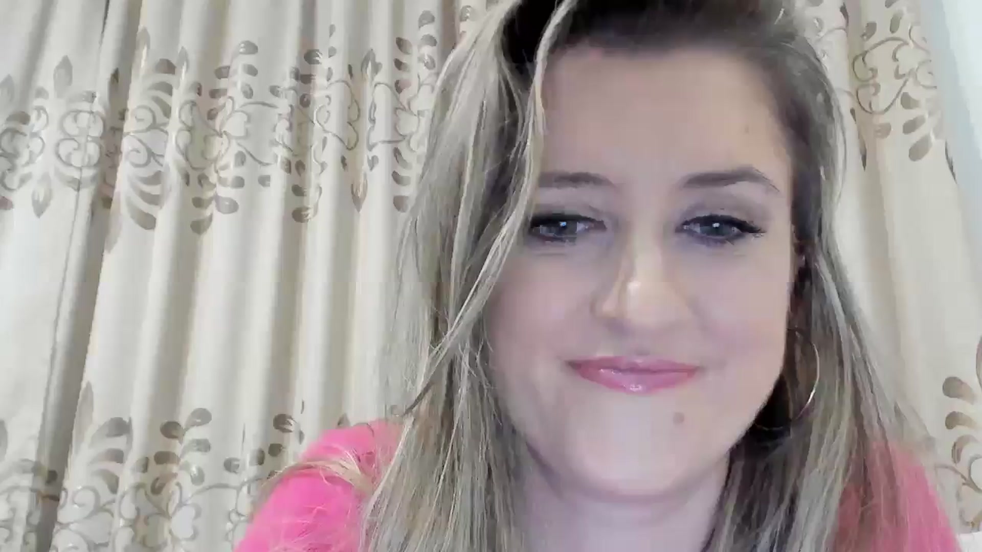 Gallery image thumbnail from BestDream's myfreecams stream on, 10/19/2025, 21:59 image 6 of 20