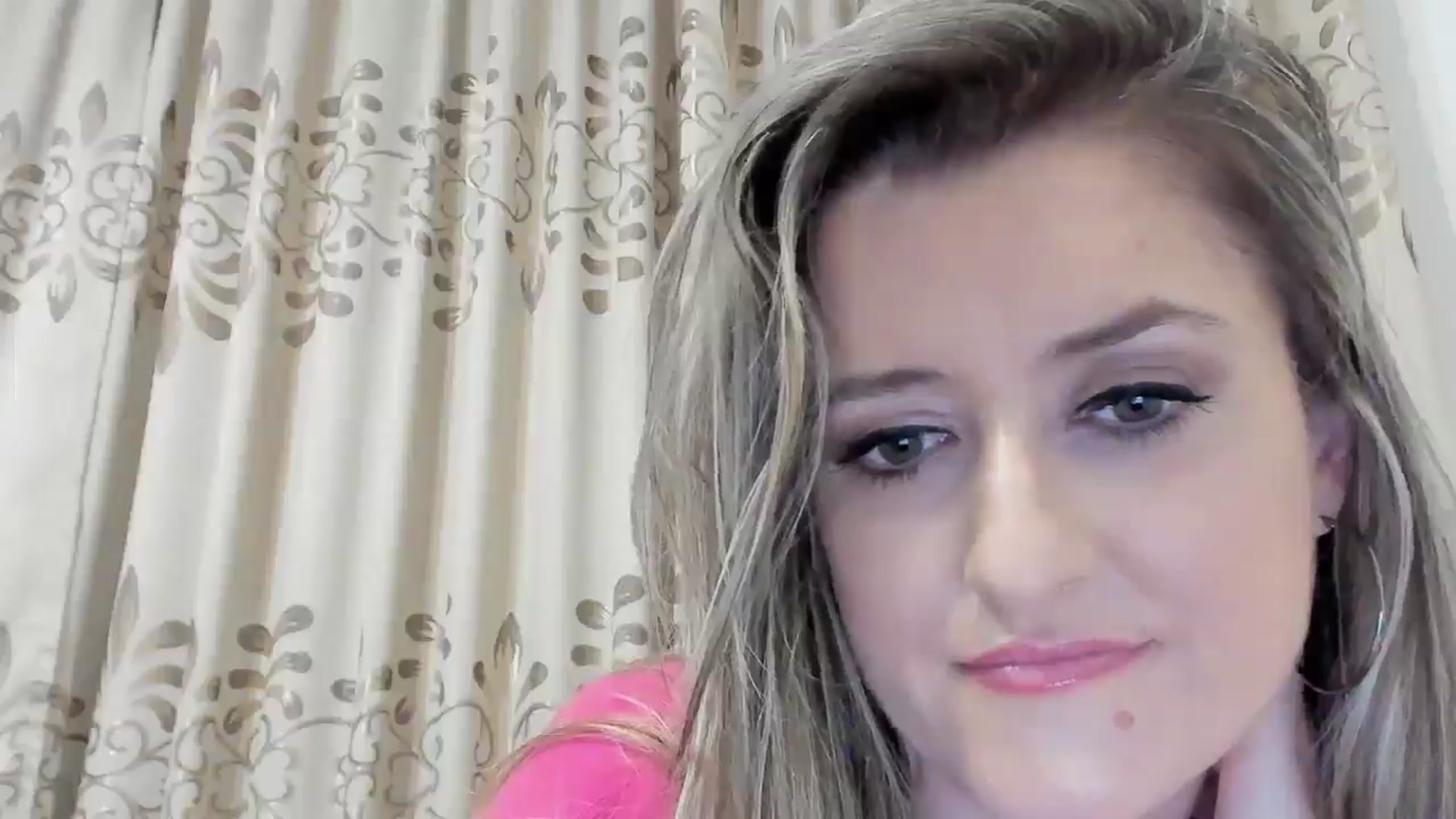 Gallery image thumbnail from BestDream's myfreecams stream on, 10/19/2025, 21:59 image 5 of 20