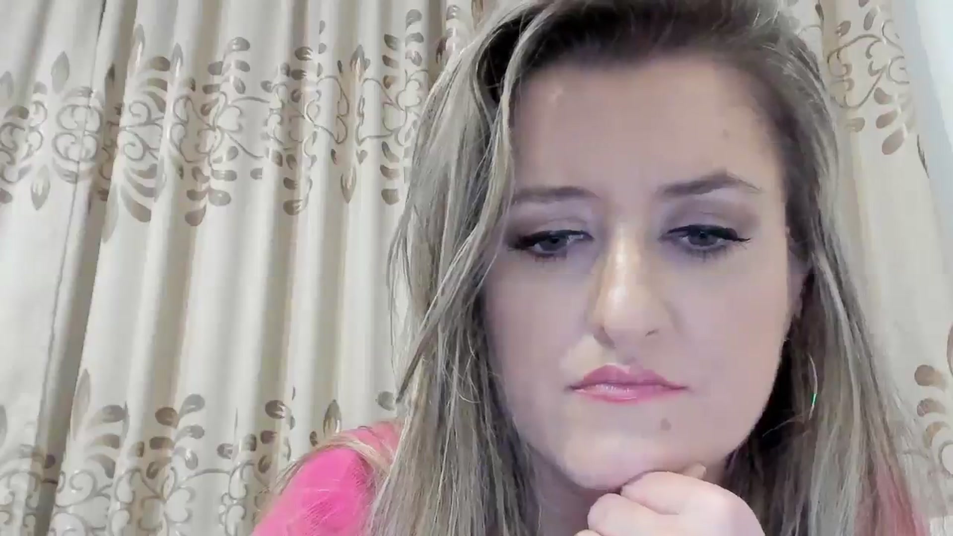 Gallery image thumbnail from BestDream's myfreecams stream on, 10/19/2025, 21:59 image 4 of 20