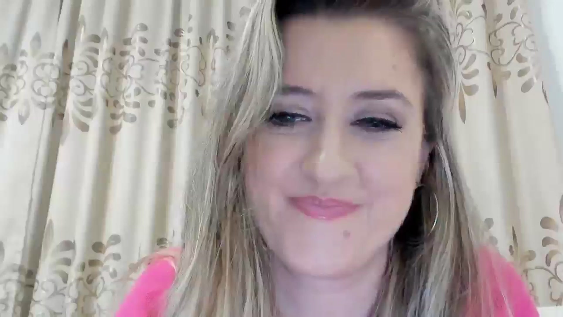 Gallery image thumbnail from BestDream's myfreecams stream on, 10/19/2025, 21:59 image 14 of 20