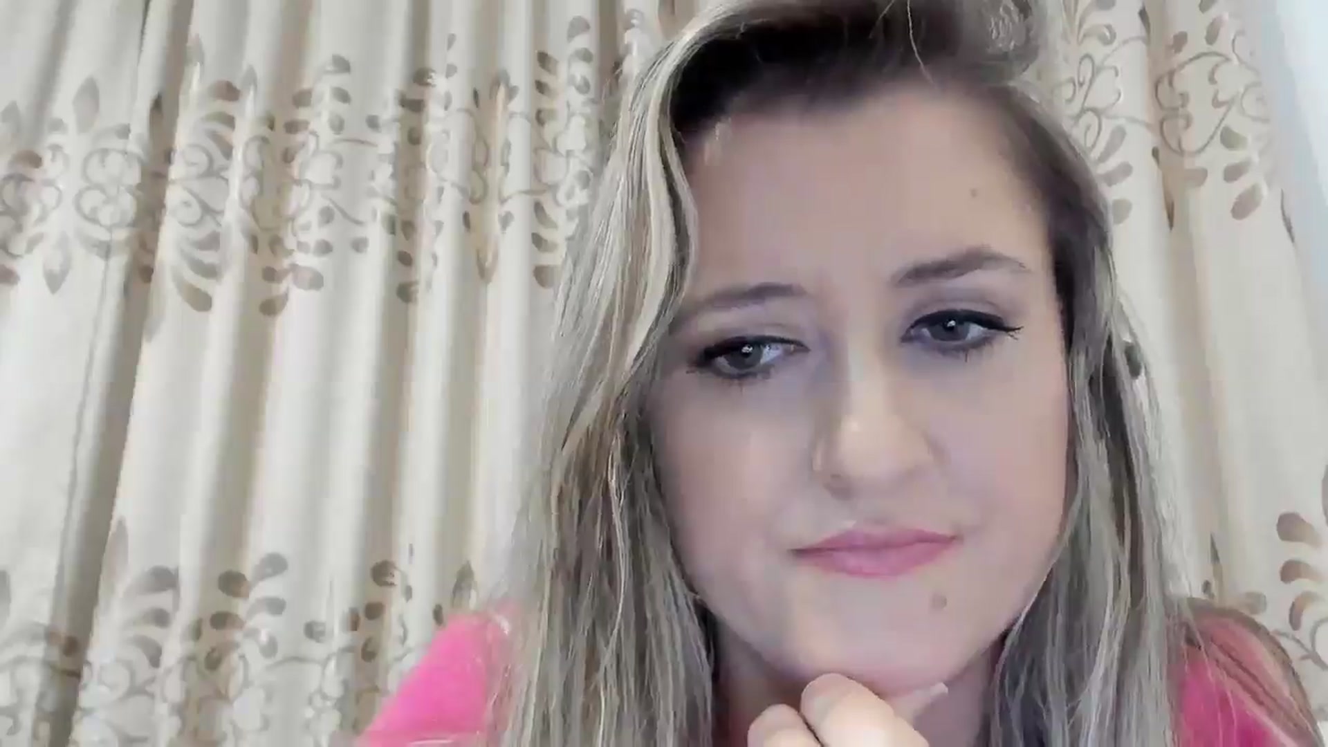 Gallery image thumbnail from BestDream's myfreecams stream on, 10/19/2025, 22:59 image 8 of 20
