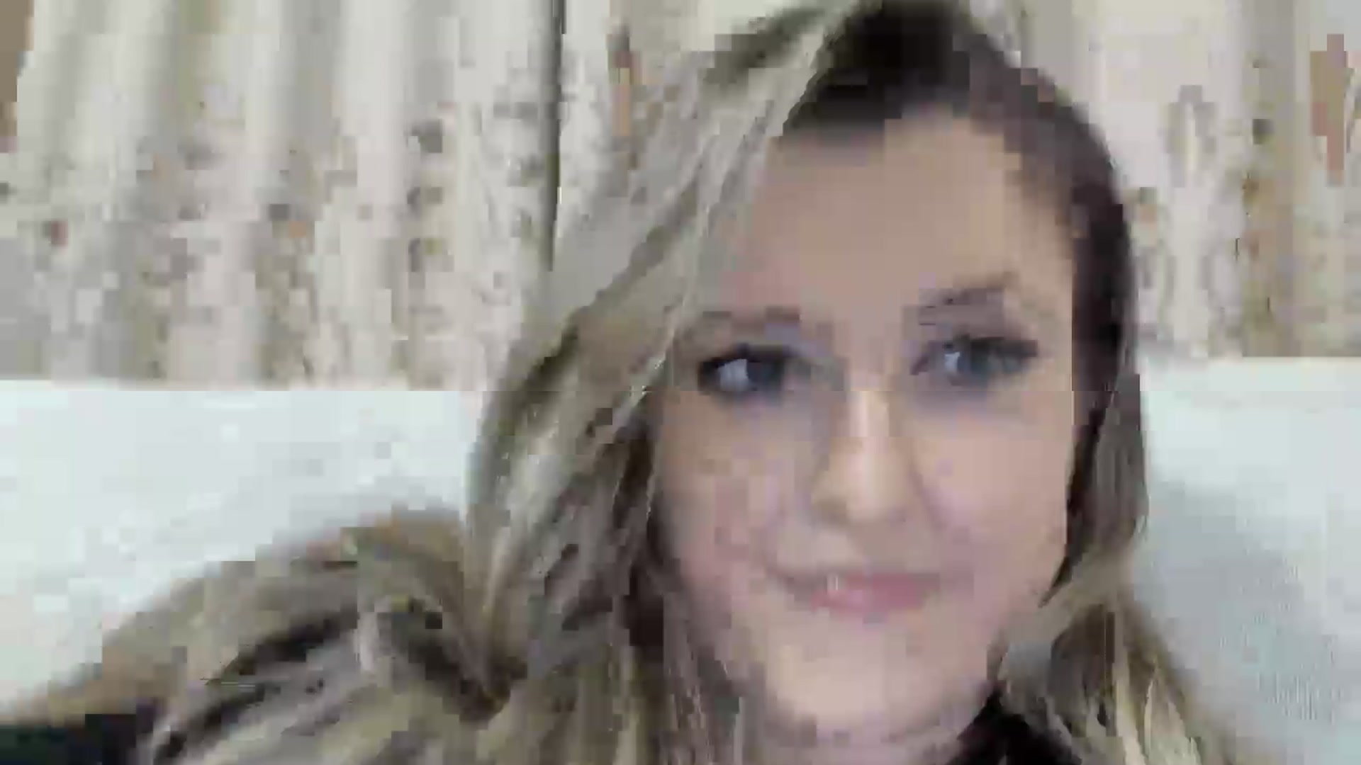 Gallery image thumbnail from BestDream's myfreecams stream on, 10/21/2025, 24:21 image 17 of 20