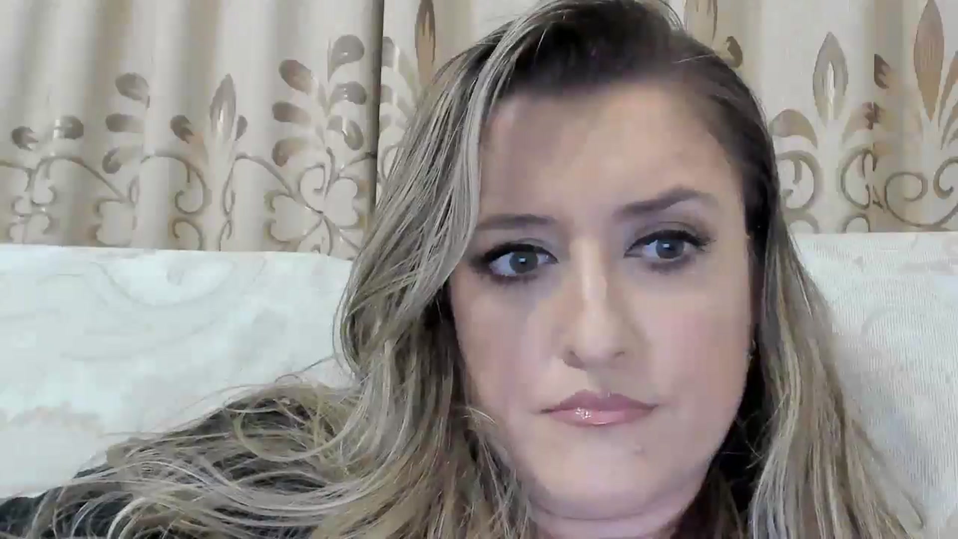Gallery image thumbnail from BestDream's myfreecams stream on, 10/21/2025, 24:21 image 14 of 20