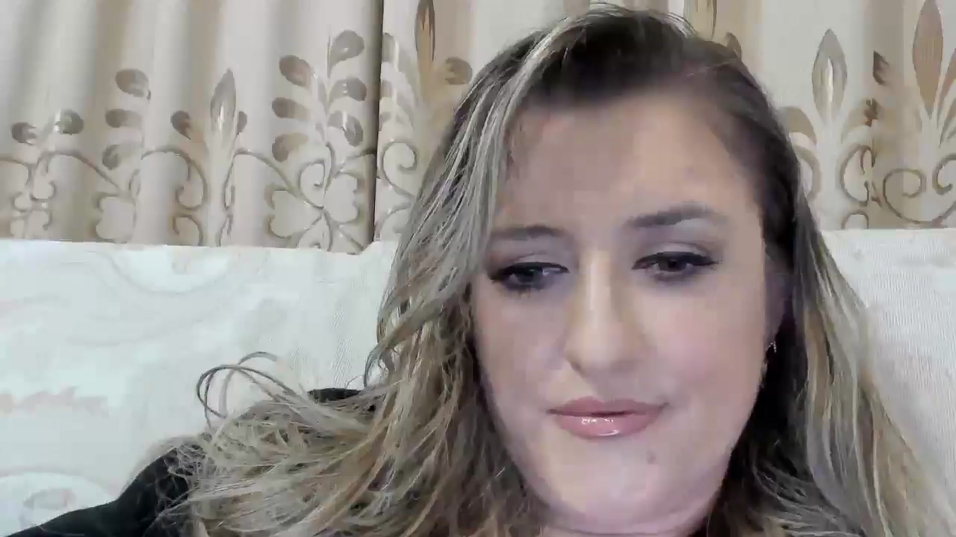 Gallery image thumbnail from BestDream's myfreecams stream on, 10/21/2025, 24:21 image 8 of 20