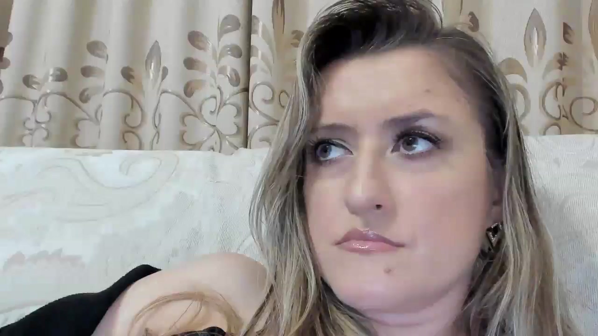 Gallery image thumbnail from BestDream's myfreecams stream on, 10/21/2025, 01:27 image 15 of 20