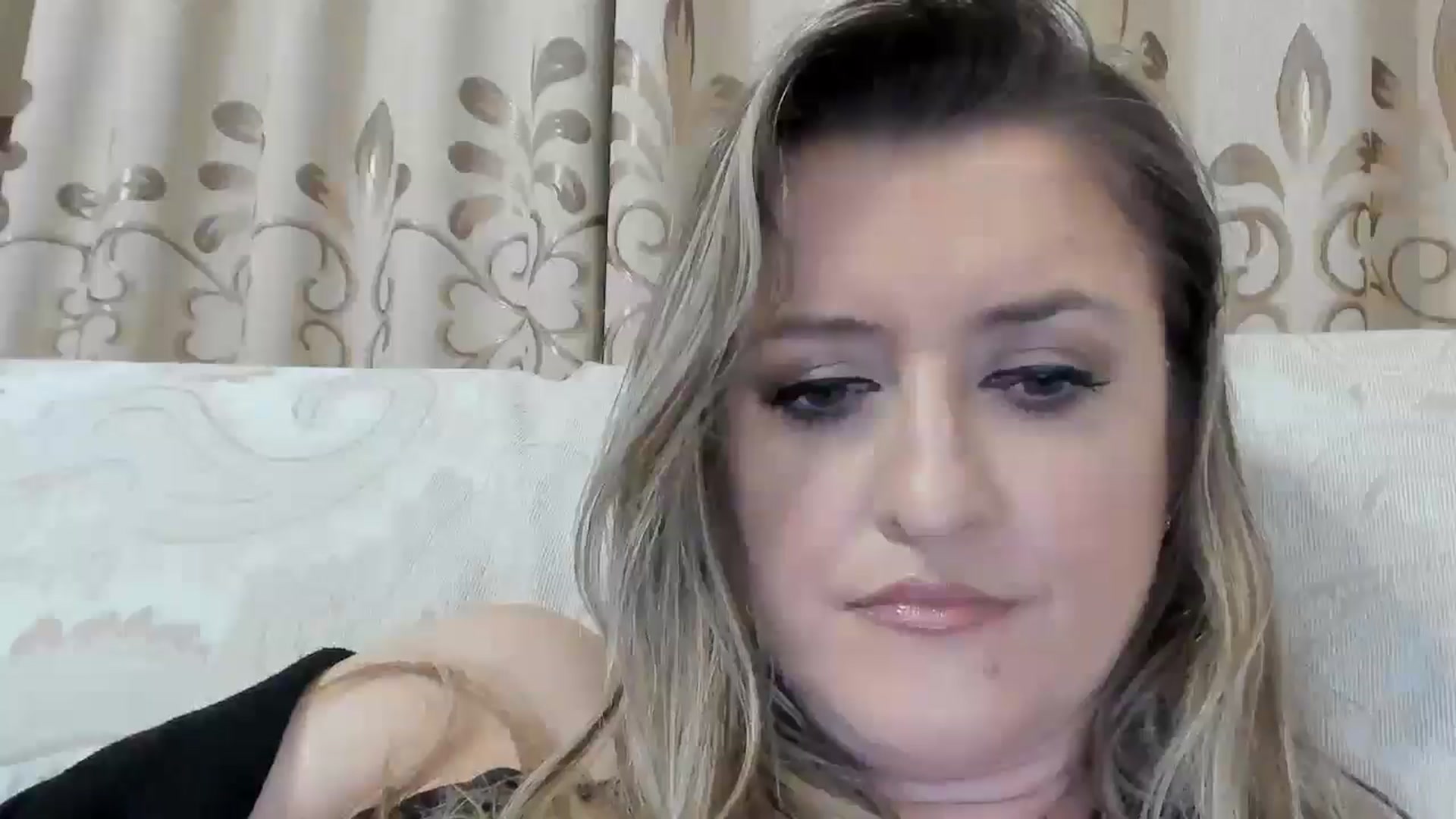 Gallery image thumbnail from BestDream's myfreecams stream on, 10/21/2025, 01:27 image 7 of 20