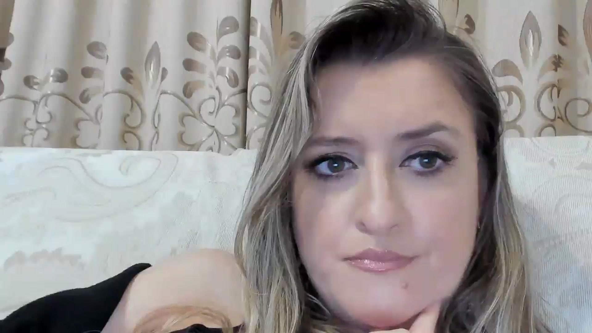 Gallery image thumbnail from BestDream's myfreecams stream on, 10/21/2025, 01:27 image 20 of 20