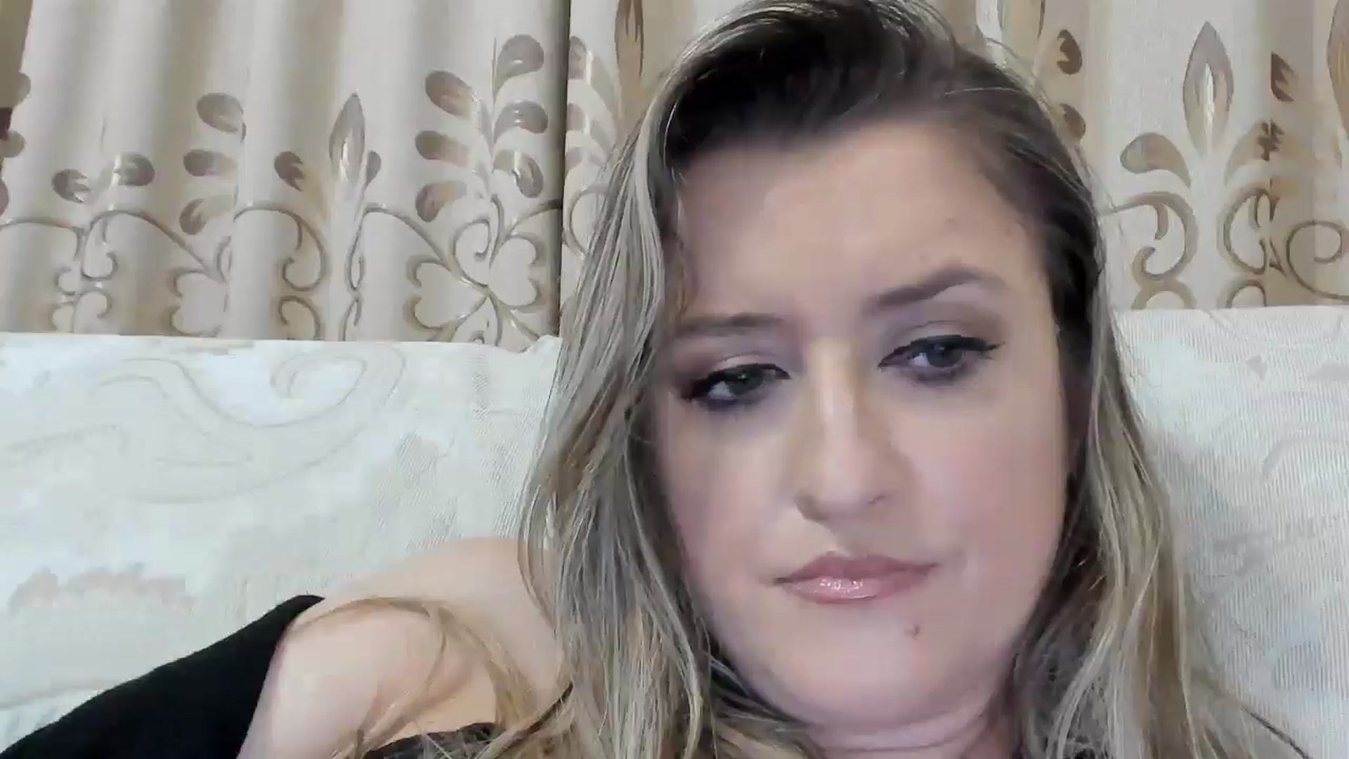 Gallery image thumbnail from BestDream's myfreecams stream on, 10/21/2025, 01:27 image 9 of 20