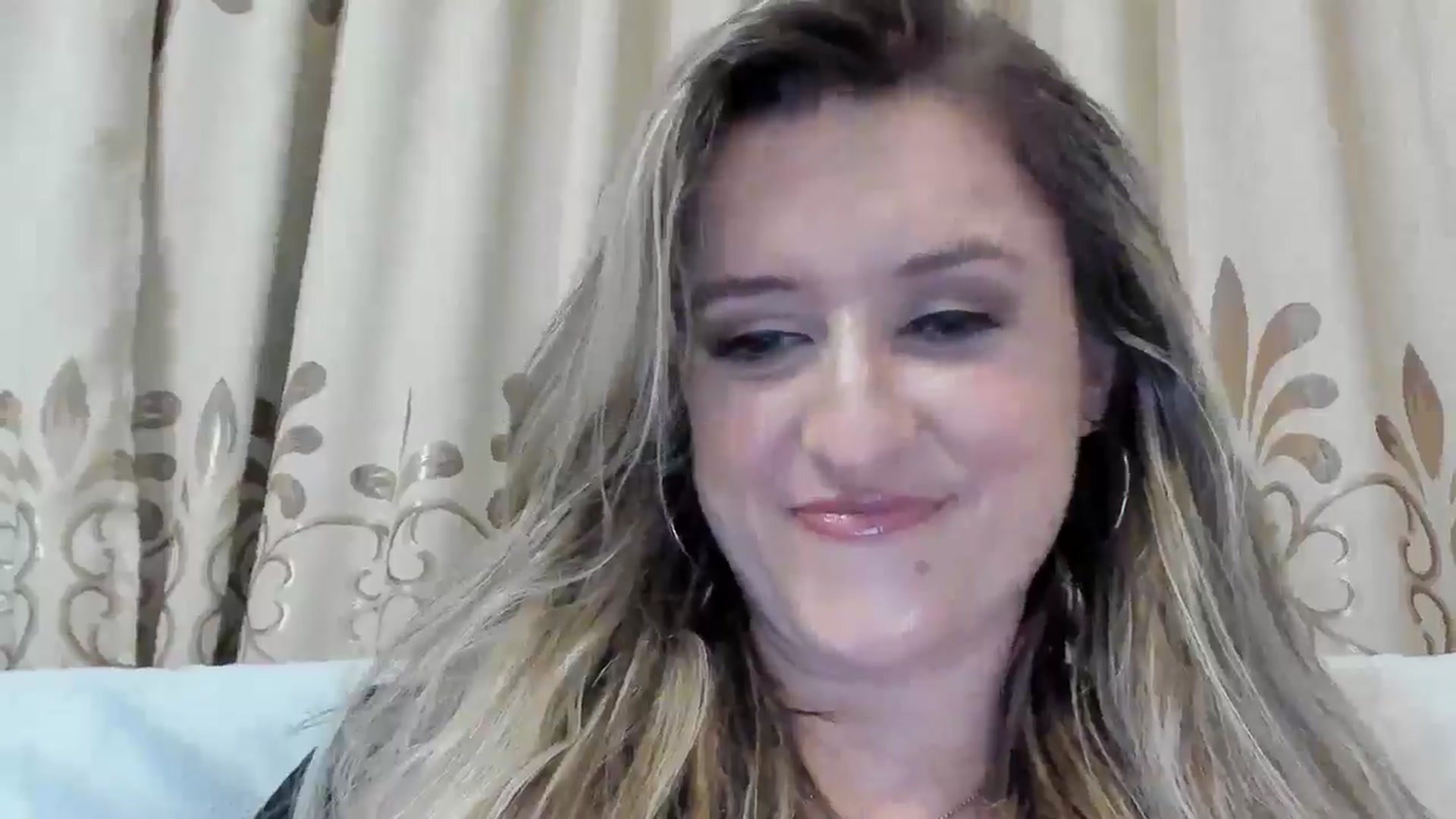 Gallery image thumbnail from BestDream's myfreecams stream on, 10/24/2025, 21:22 image 3 of 20