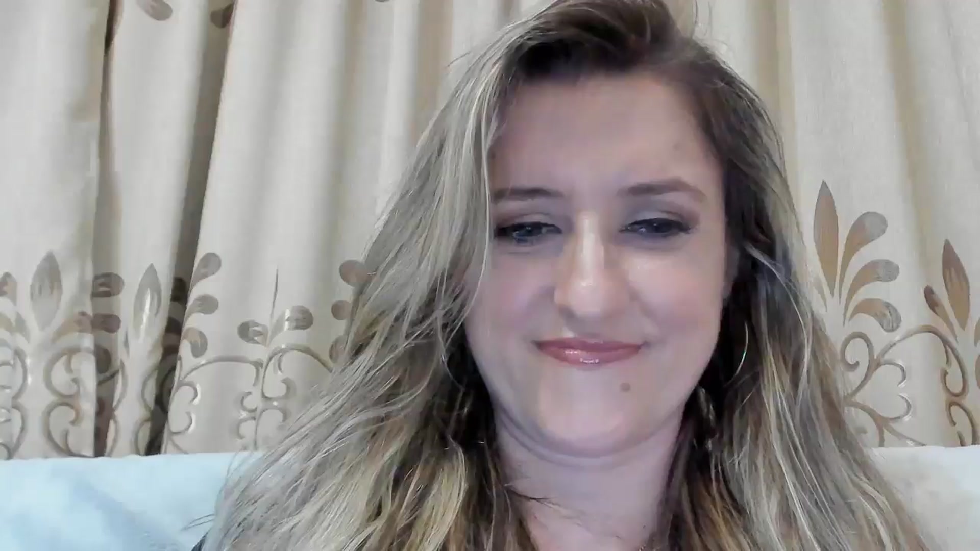 Gallery image thumbnail from BestDream's myfreecams stream on, 10/24/2025, 21:22 image 7 of 20