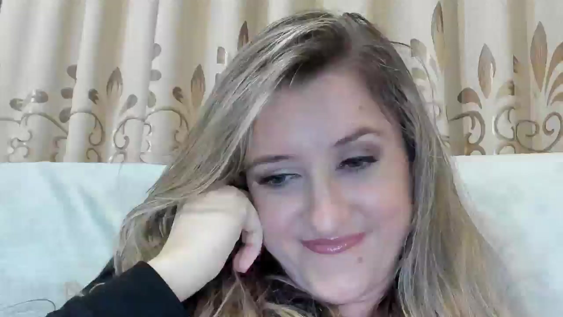 Gallery image thumbnail from BestDream's myfreecams stream on, 10/24/2025, 22:24 image 14 of 20