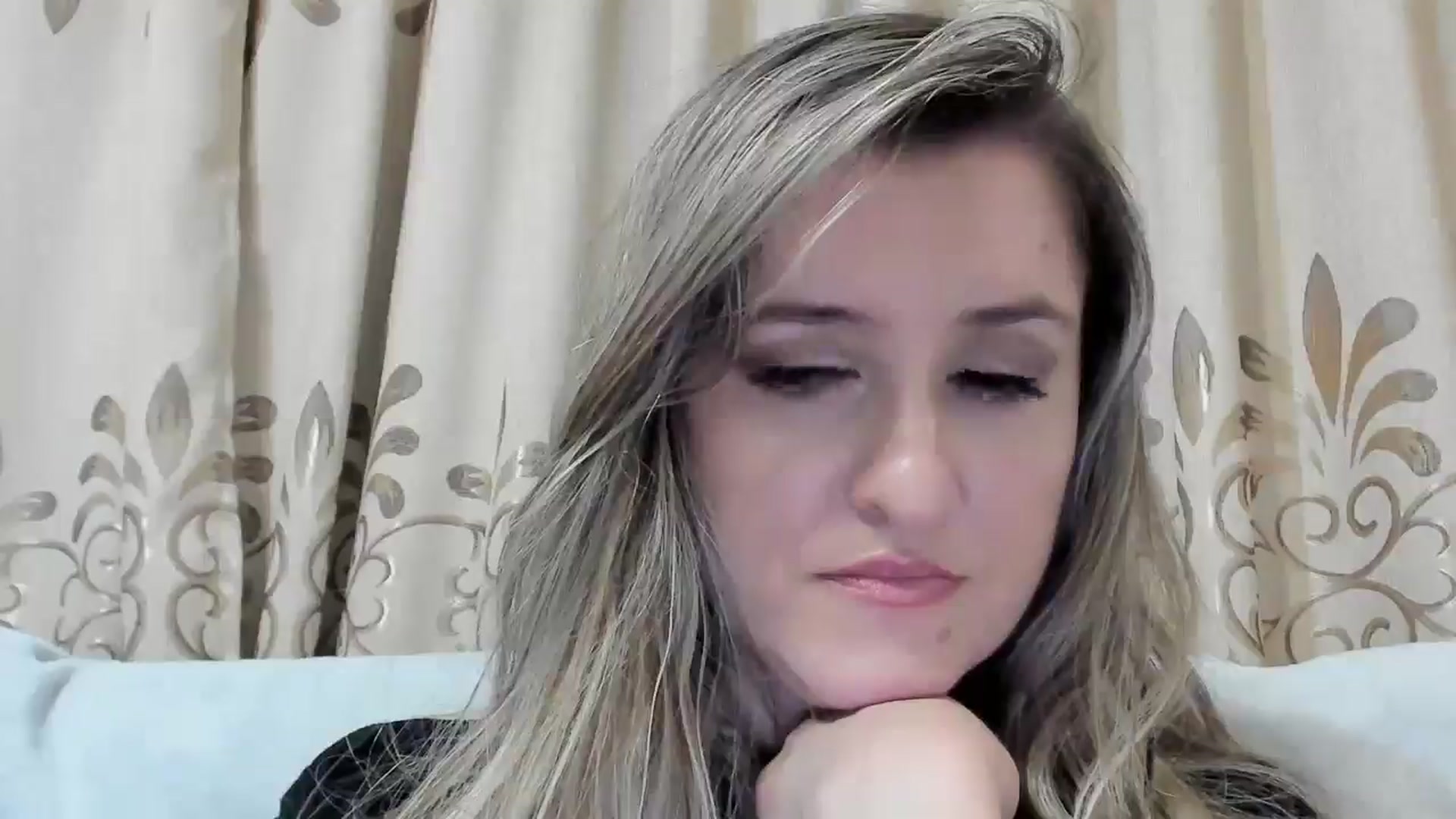 Gallery image thumbnail from BestDream's myfreecams stream on, 10/25/2025, 02:14 image 5 of 20