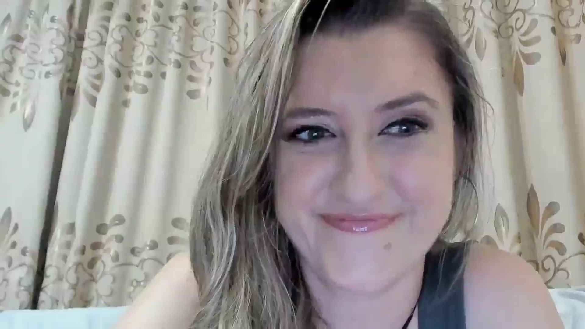 Gallery image thumbnail from BestDream's myfreecams stream on, 10/26/2025, 24:01 image 7 of 20