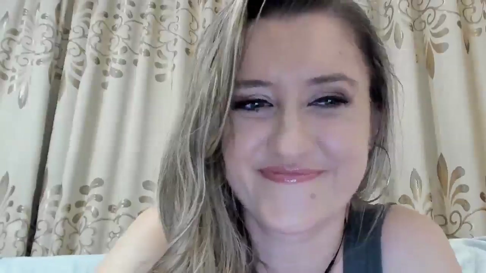 Gallery image thumbnail from BestDream's myfreecams stream on, 10/26/2025, 24:01 image 8 of 20