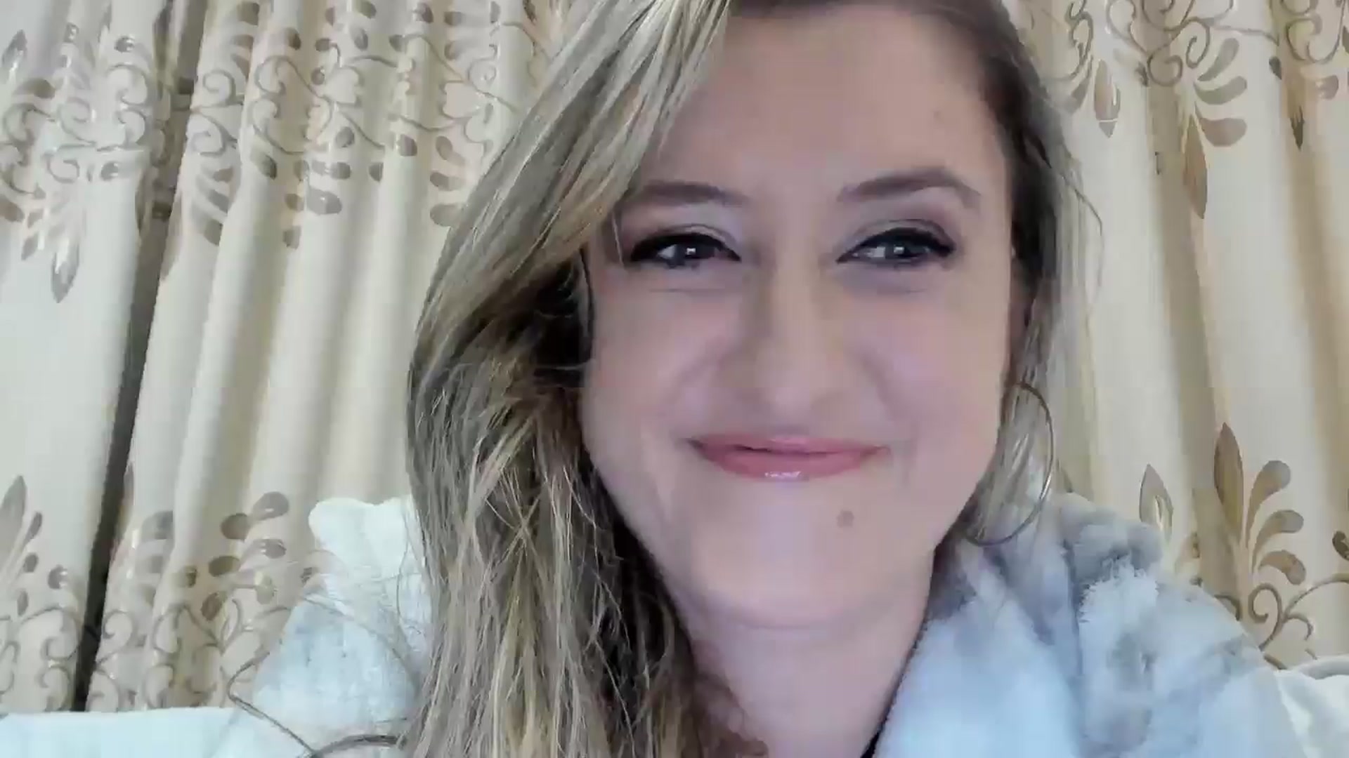 Gallery image thumbnail from BestDream's myfreecams stream on, 10/26/2025, 24:01 image 15 of 20