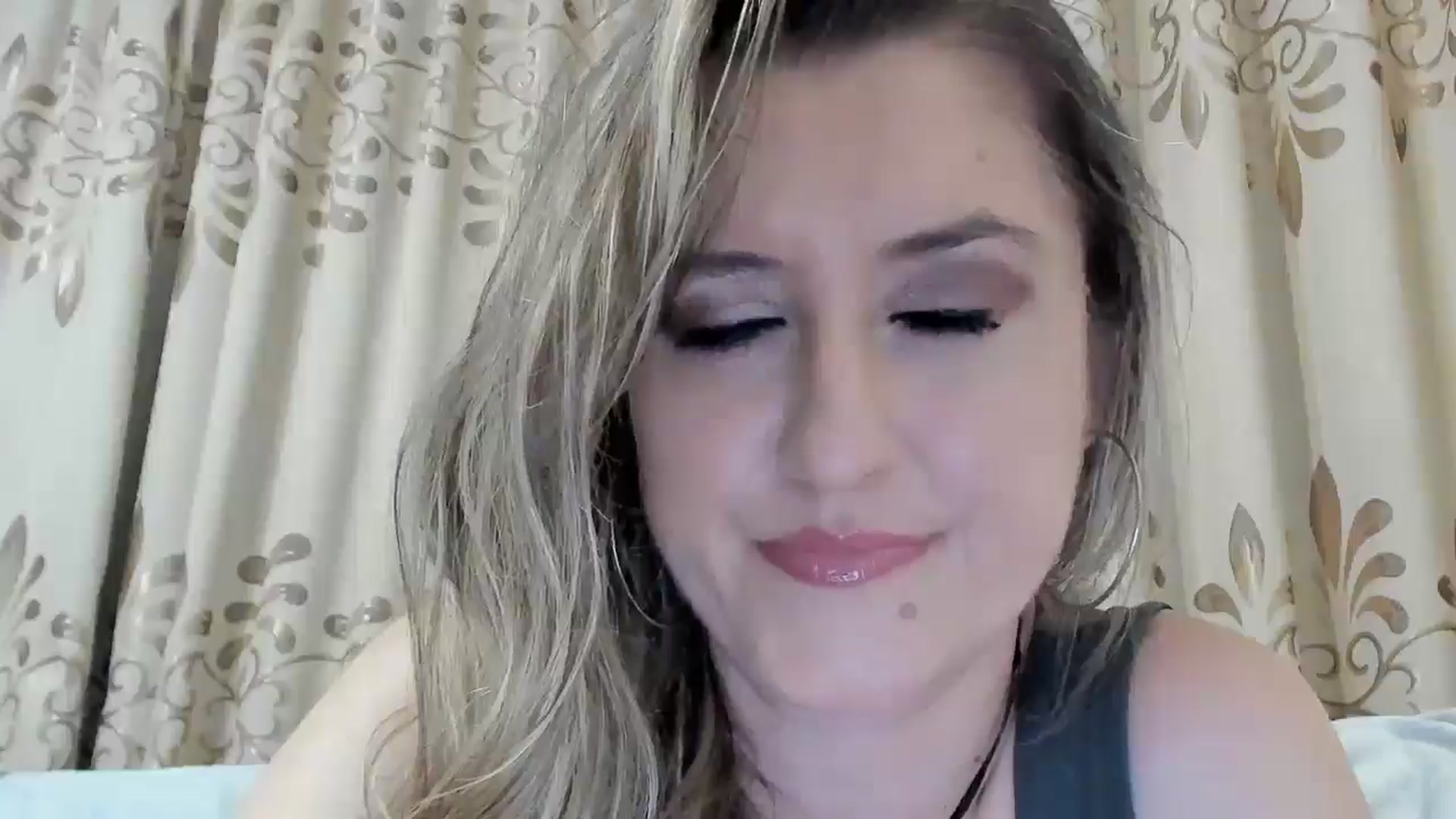 Gallery image thumbnail from BestDream's myfreecams stream on, 10/26/2025, 24:01 image 5 of 20