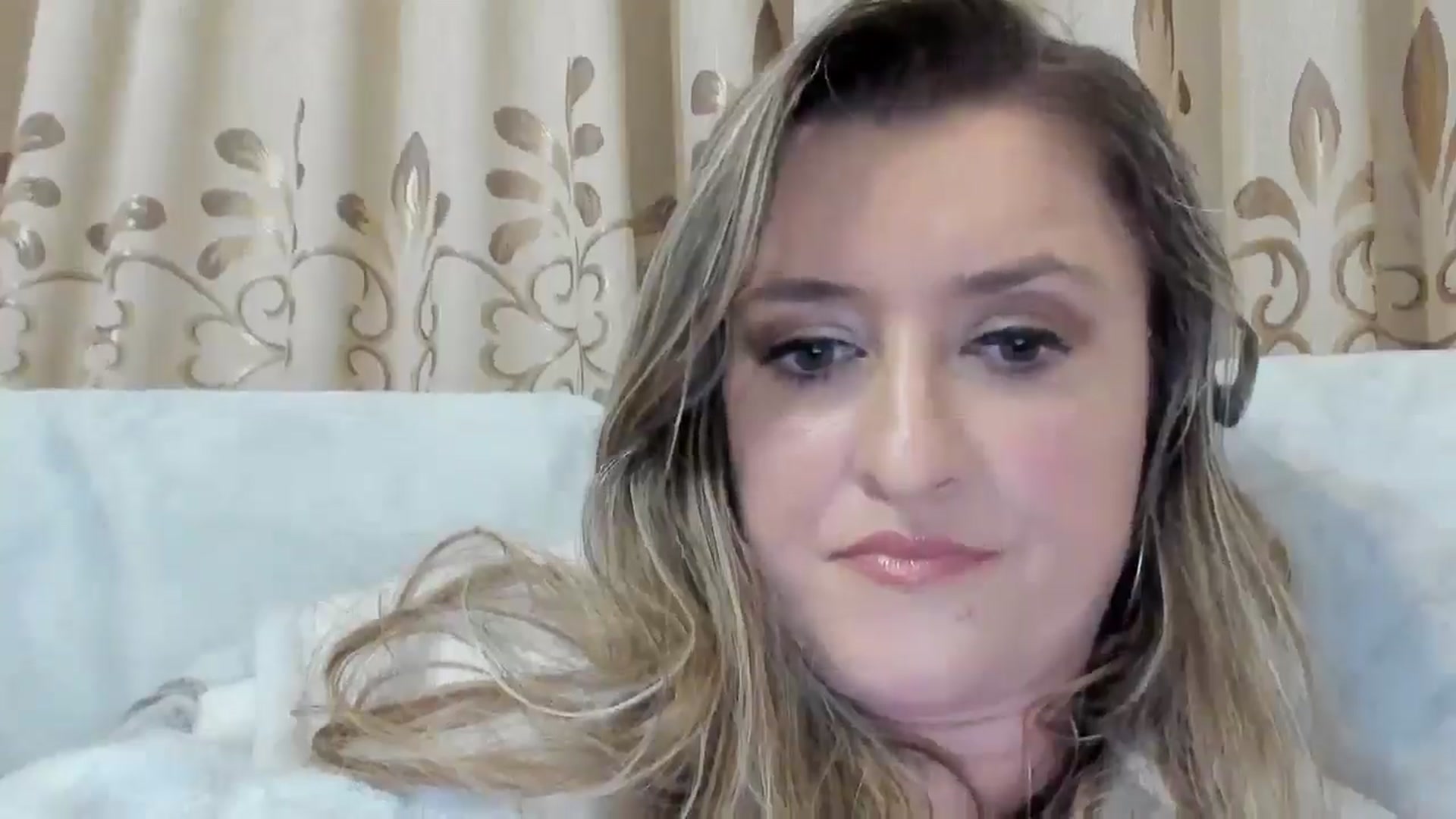 Gallery image thumbnail from BestDream's myfreecams stream on, 10/26/2025, 01:39 image 15 of 20