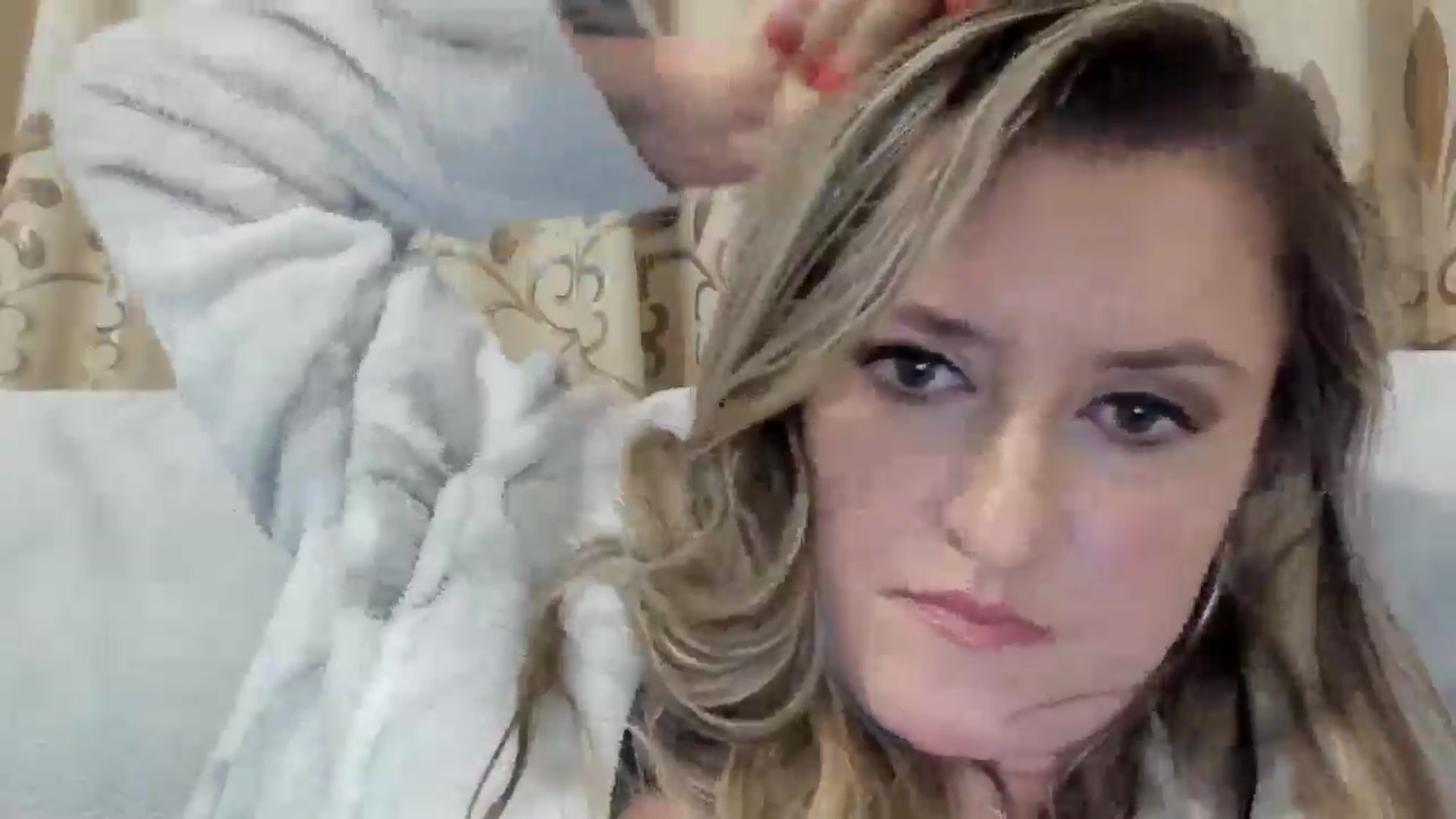 Gallery image thumbnail from BestDream's myfreecams stream on, 10/26/2025, 01:39 image 12 of 20