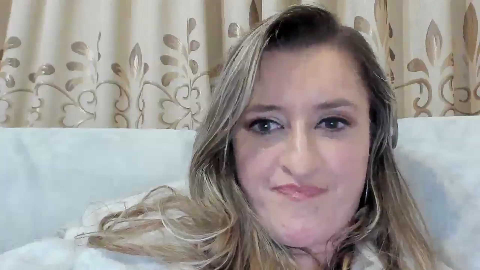 Gallery image thumbnail from BestDream's myfreecams stream on, 10/26/2025, 01:39 image 18 of 20