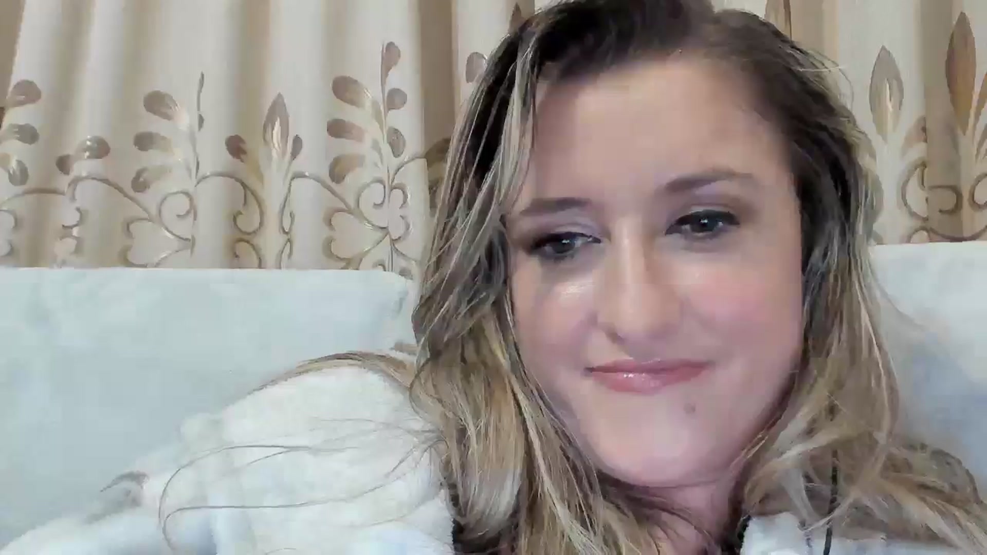 Gallery image thumbnail from BestDream's myfreecams stream on, 10/26/2025, 02:54 image 15 of 20