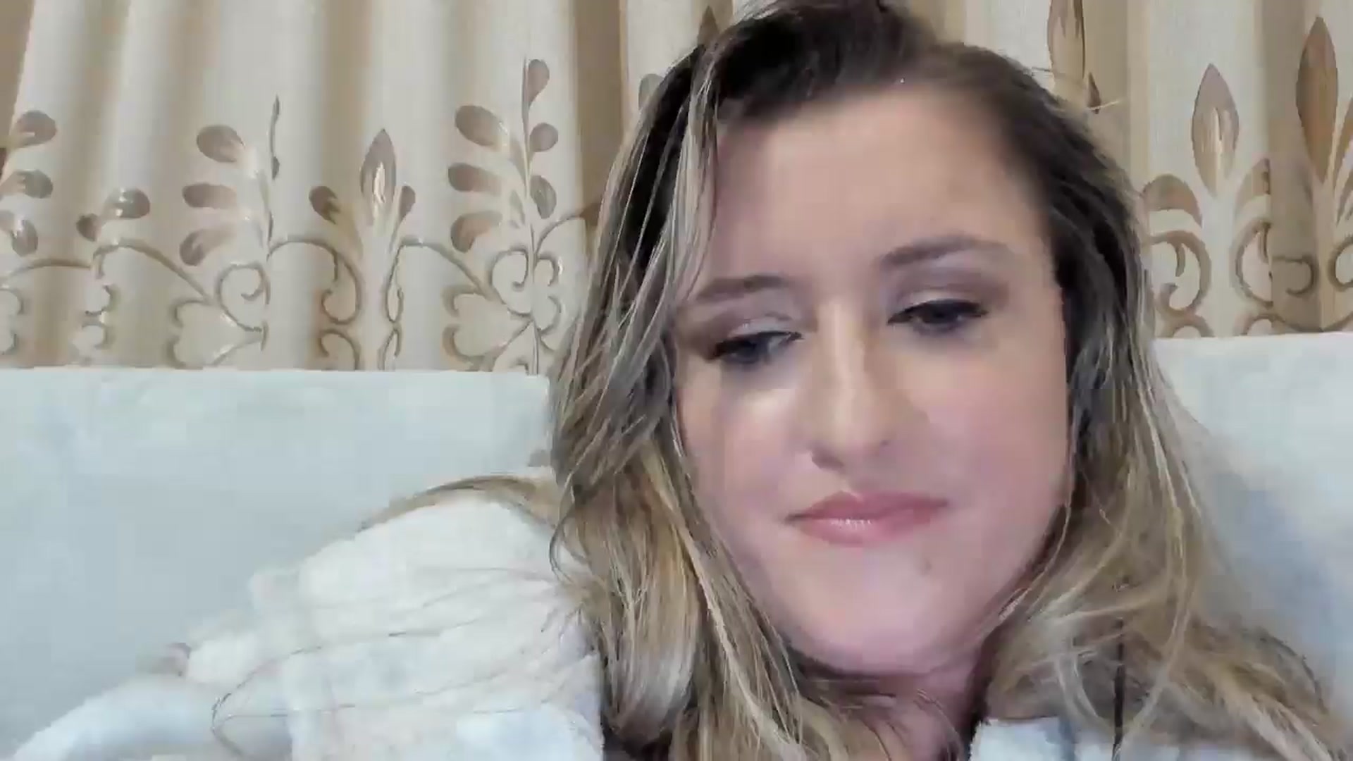 Gallery image thumbnail from BestDream's myfreecams stream on, 10/26/2025, 02:54 image 17 of 20