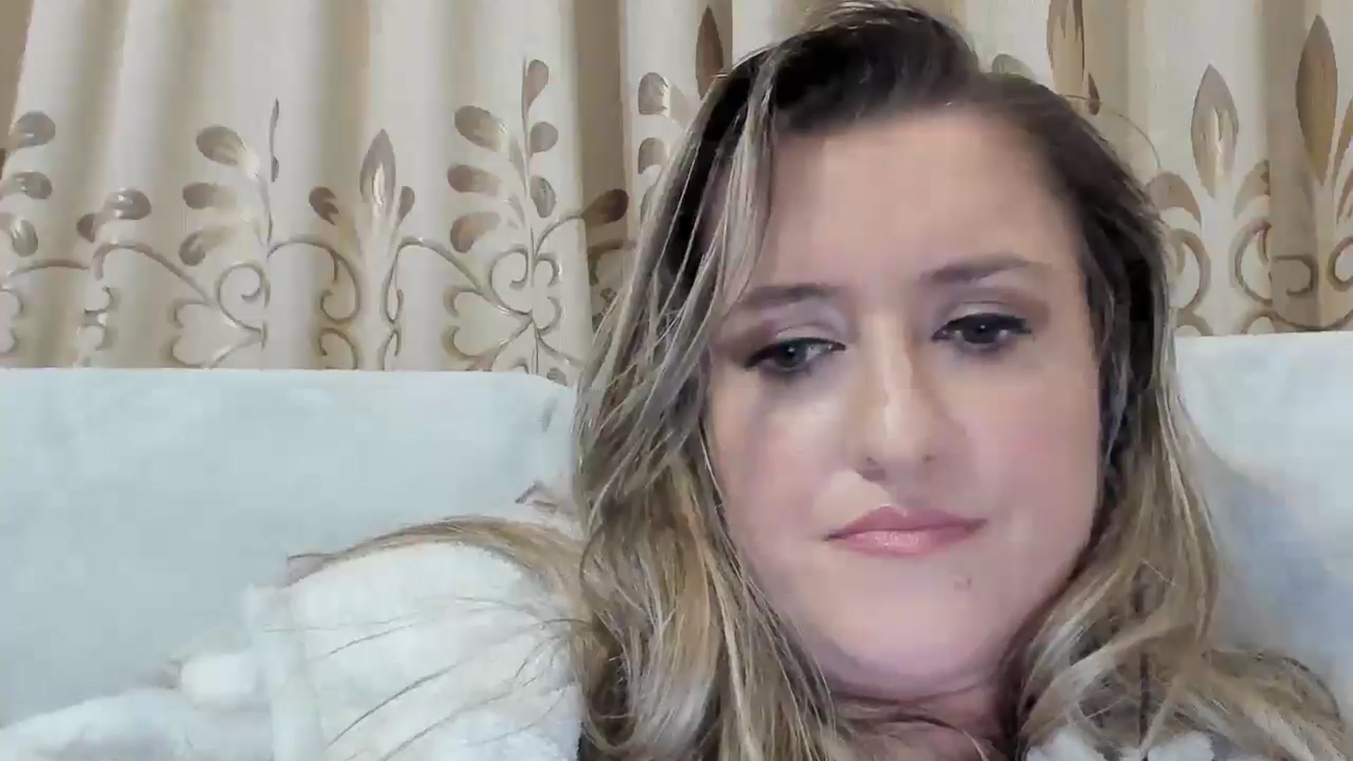 Gallery image thumbnail from BestDream's myfreecams stream on, 10/26/2025, 02:54 image 18 of 20