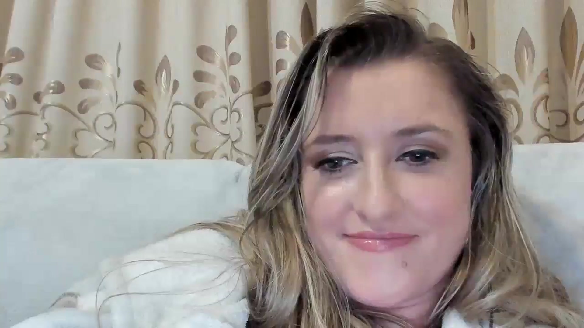 Gallery image thumbnail from BestDream's myfreecams stream on, 10/26/2025, 02:54 image 11 of 20