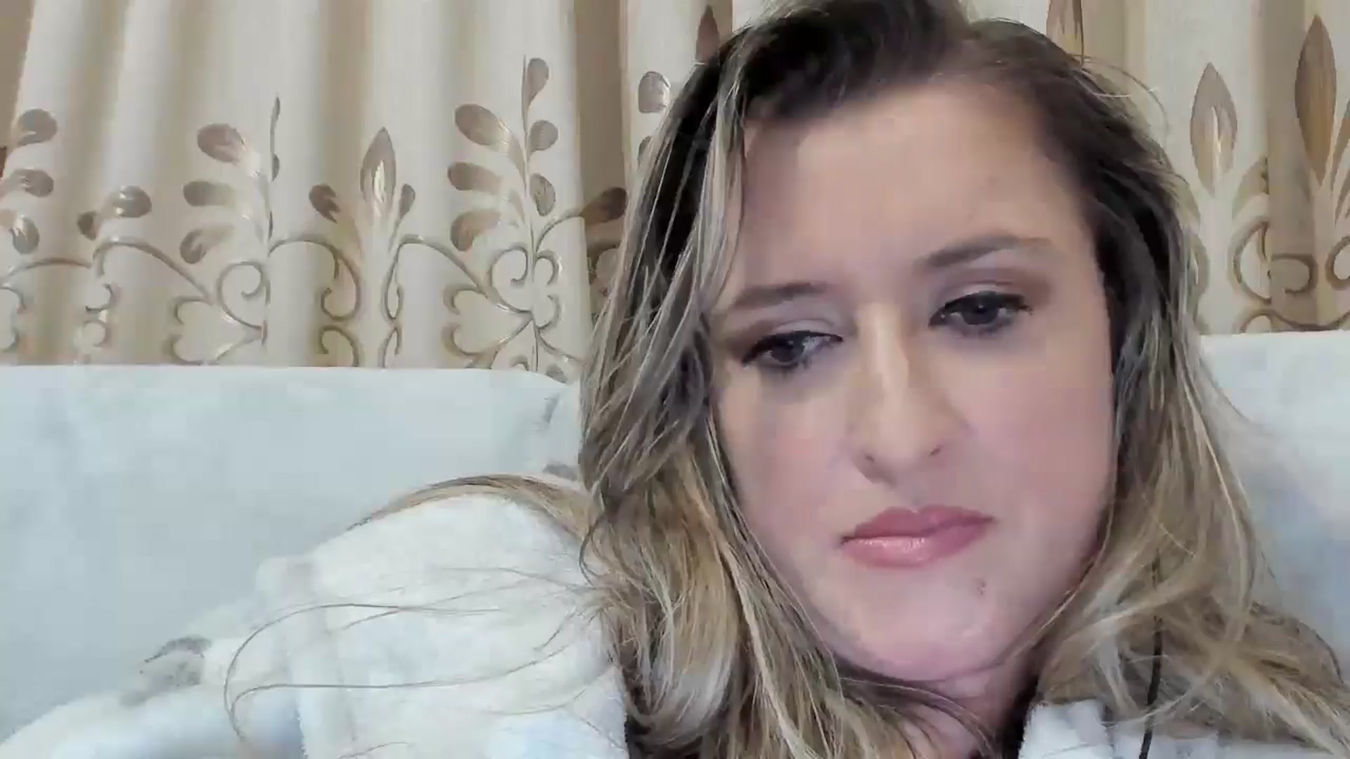 Gallery image thumbnail from BestDream's myfreecams stream on, 10/26/2025, 02:54 image 16 of 20
