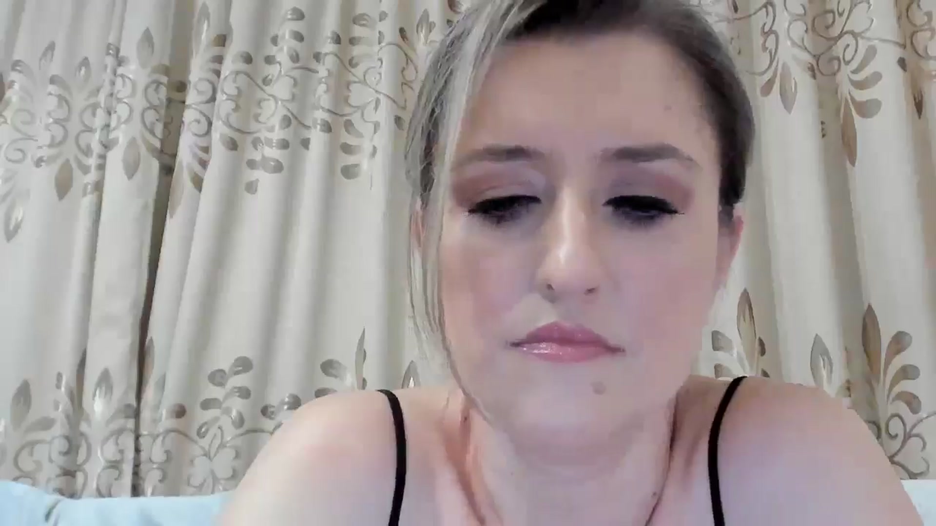 Gallery image thumbnail from BestDream's myfreecams stream on, 10/26/2025, 23:01 image 6 of 20