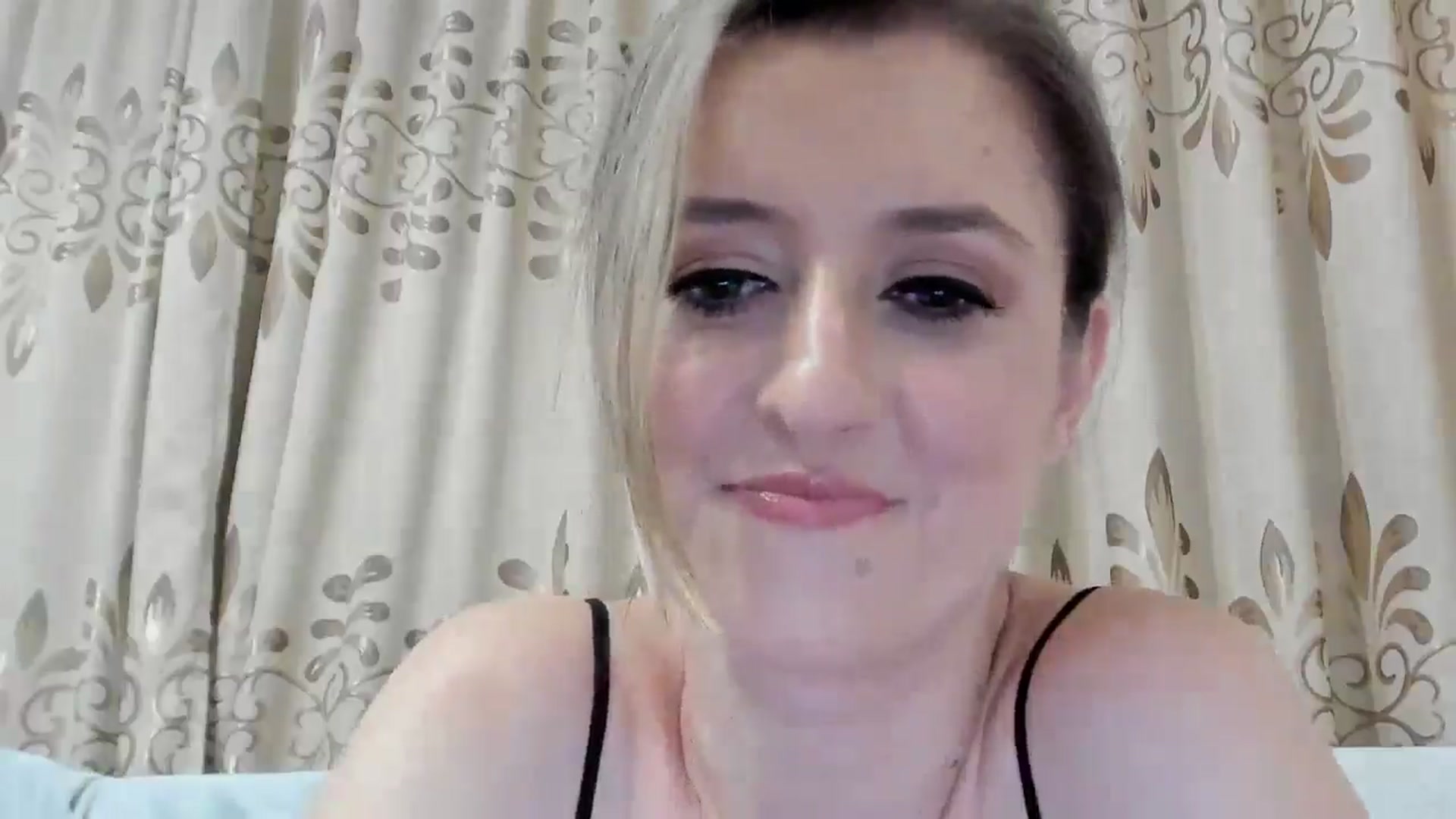 Gallery image thumbnail from BestDream's myfreecams stream on, 10/26/2025, 23:01 image 14 of 20
