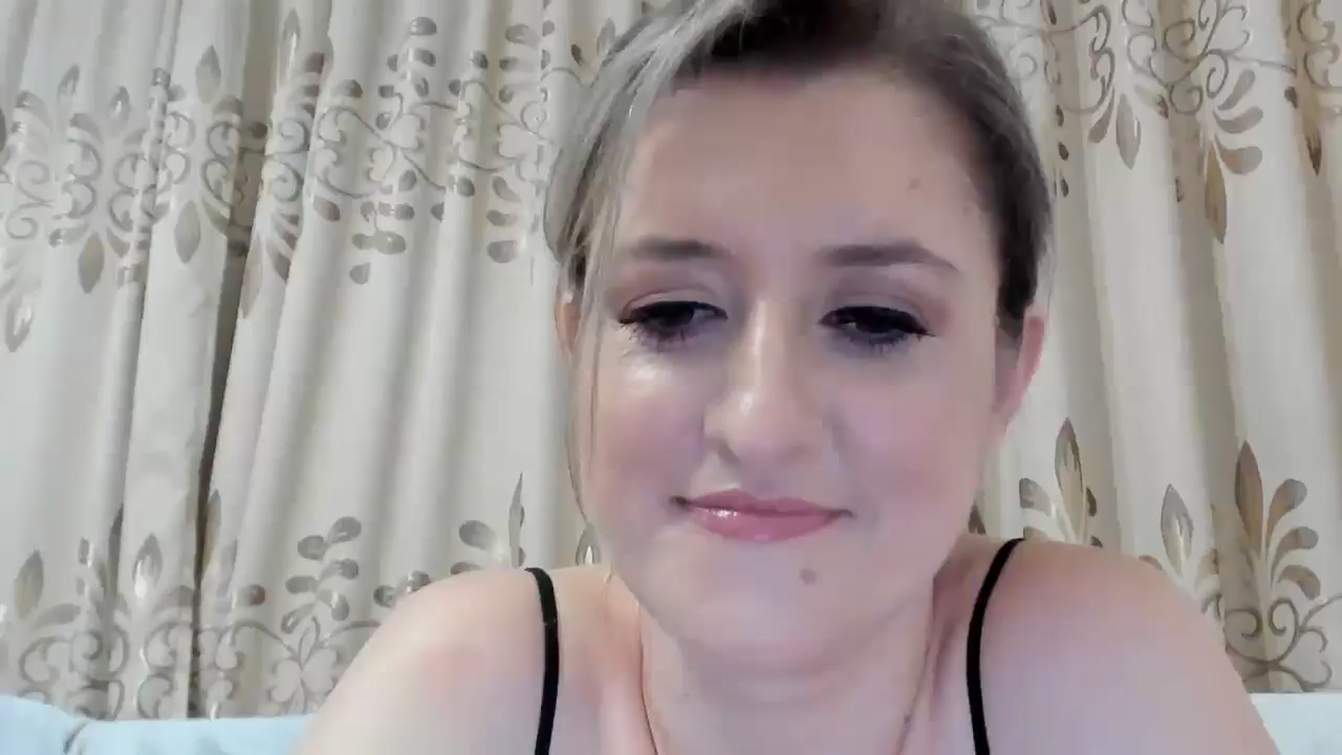 Gallery image thumbnail from BestDream's myfreecams stream on, 10/26/2025, 23:01 image 7 of 20