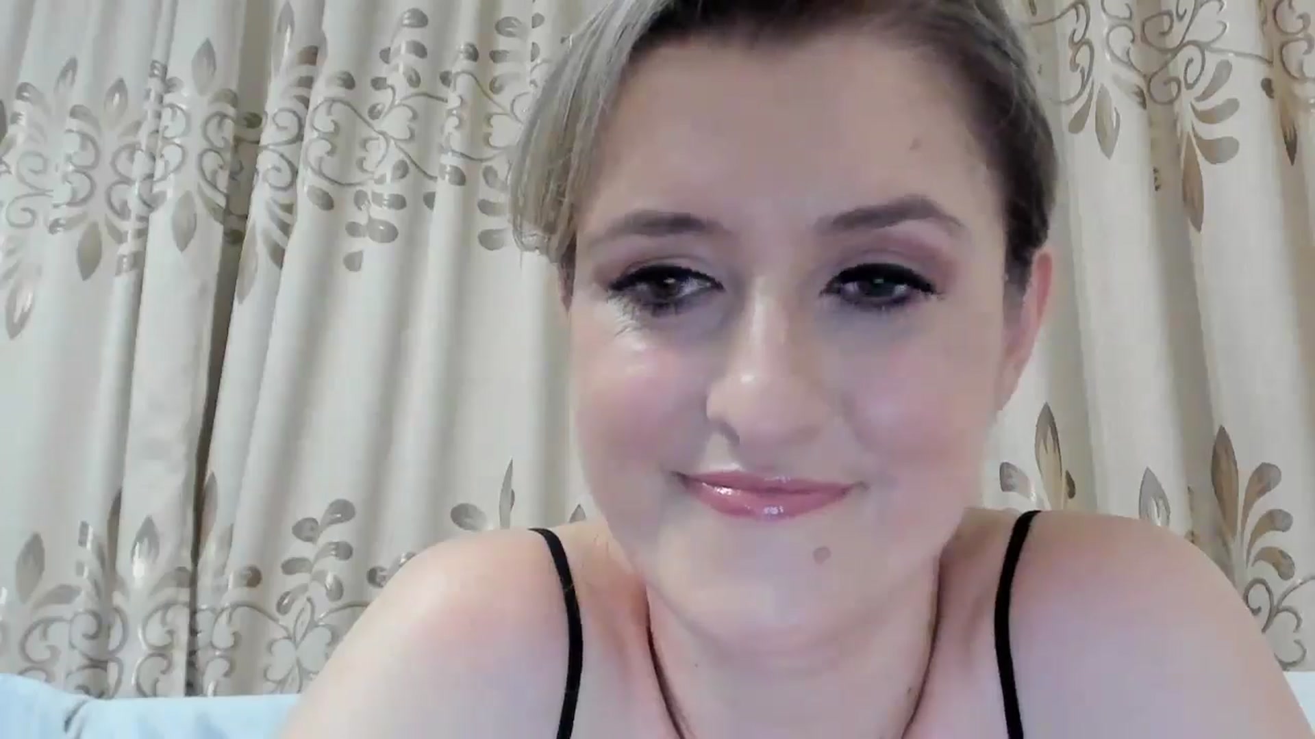 Gallery image thumbnail from BestDream's myfreecams stream on, 10/26/2025, 23:01 image 2 of 20
