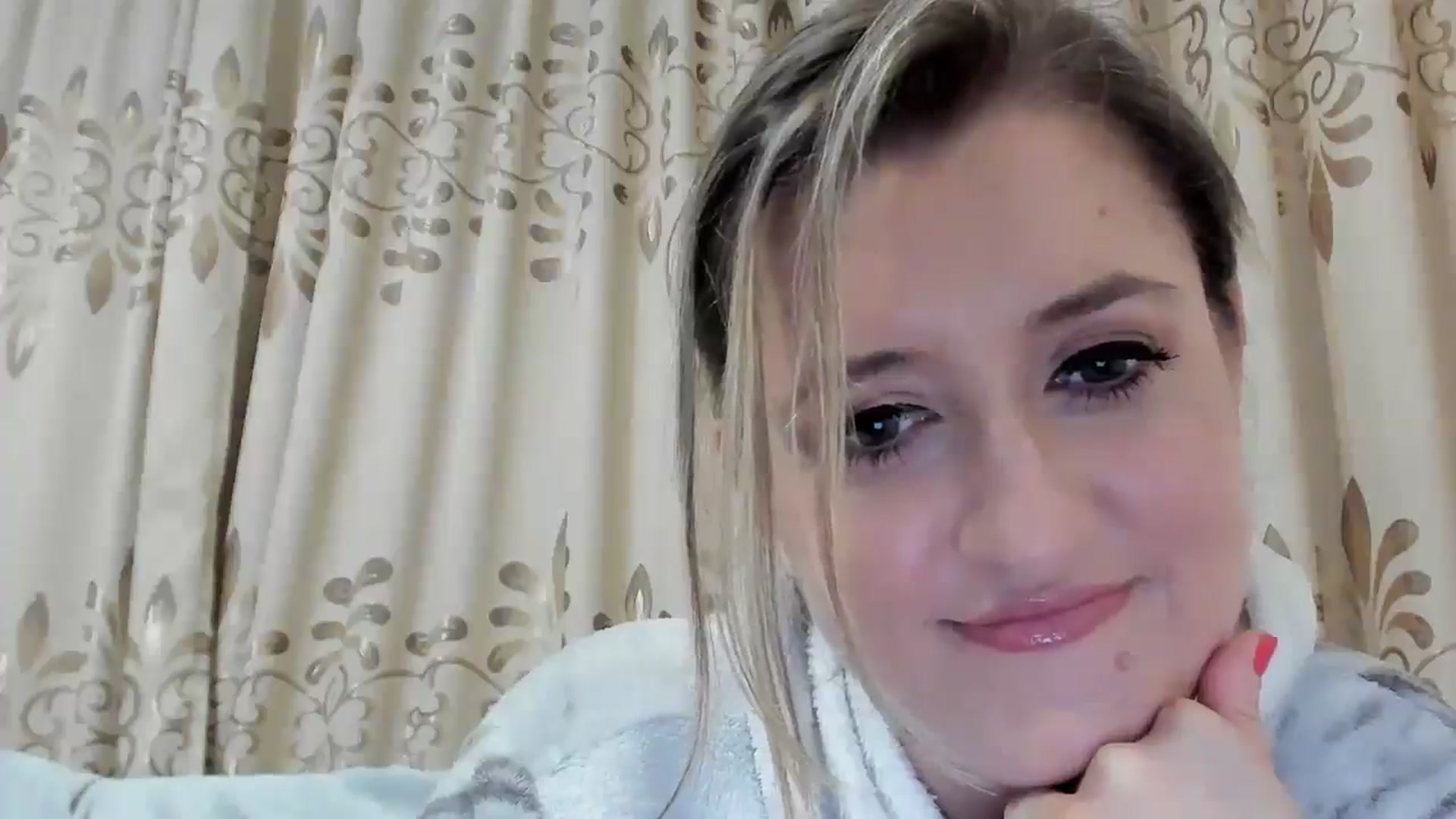 Gallery image thumbnail from BestDream's myfreecams stream on, 10/26/2025, 23:23 image 9 of 20