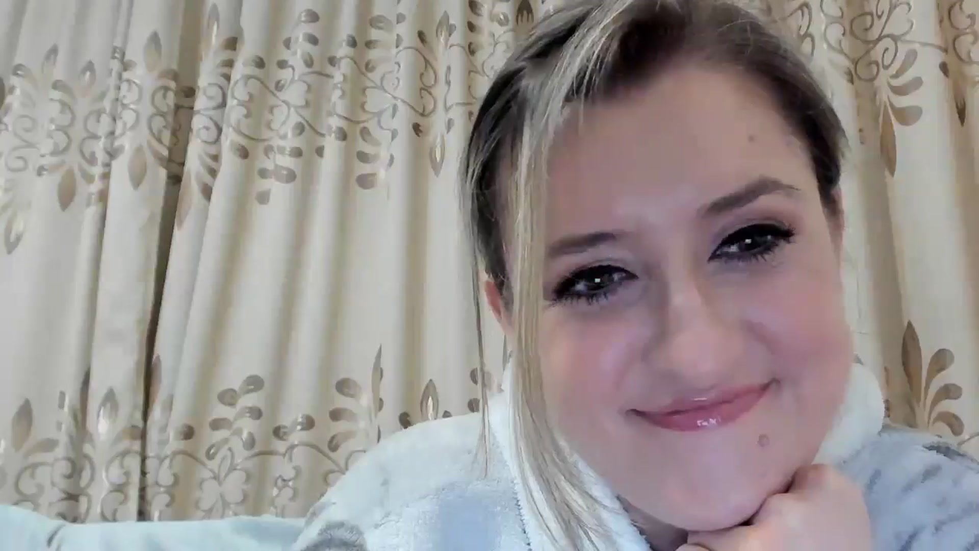 Gallery image thumbnail from BestDream's myfreecams stream on, 10/26/2025, 23:23 image 2 of 20