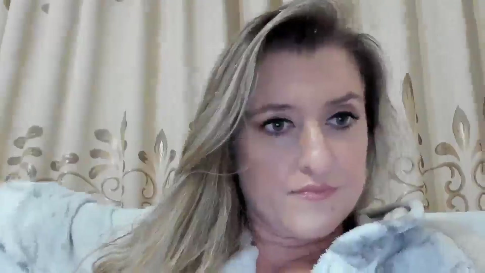 Gallery image thumbnail from BestDream's myfreecams stream on, 10/26/2025, 23:47 image 13 of 20