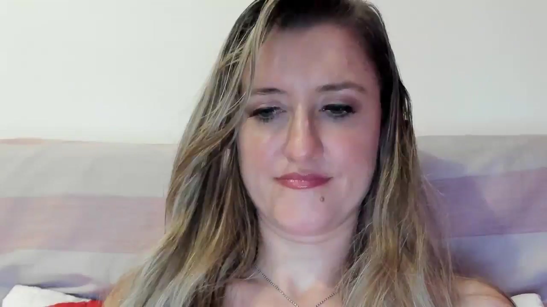 Gallery image thumbnail from BestDream's myfreecams stream on, 10/28/2025, 23:16 image 13 of 20