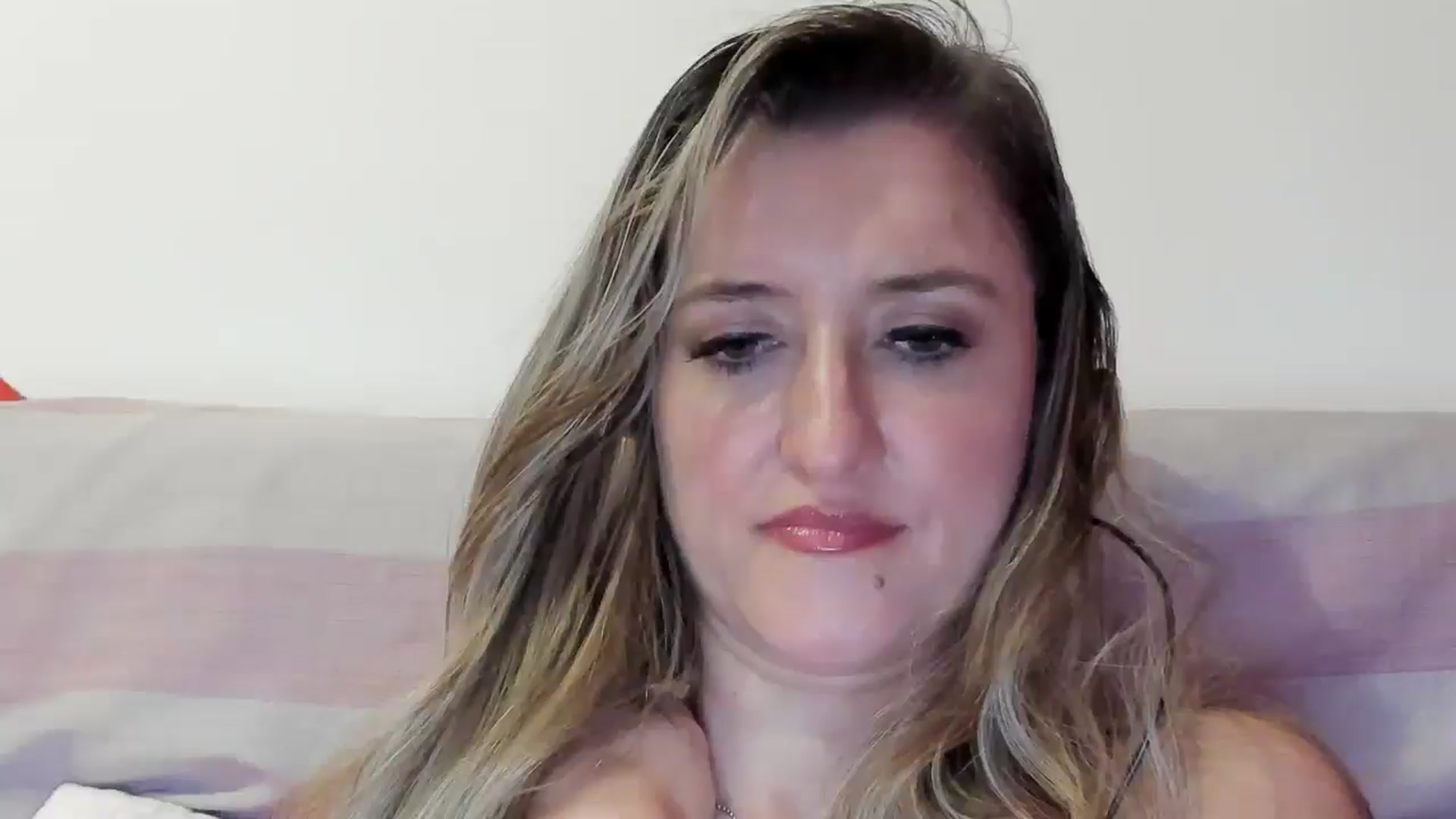 Gallery image thumbnail from BestDream's myfreecams stream on, 10/28/2025, 23:16 image 11 of 20