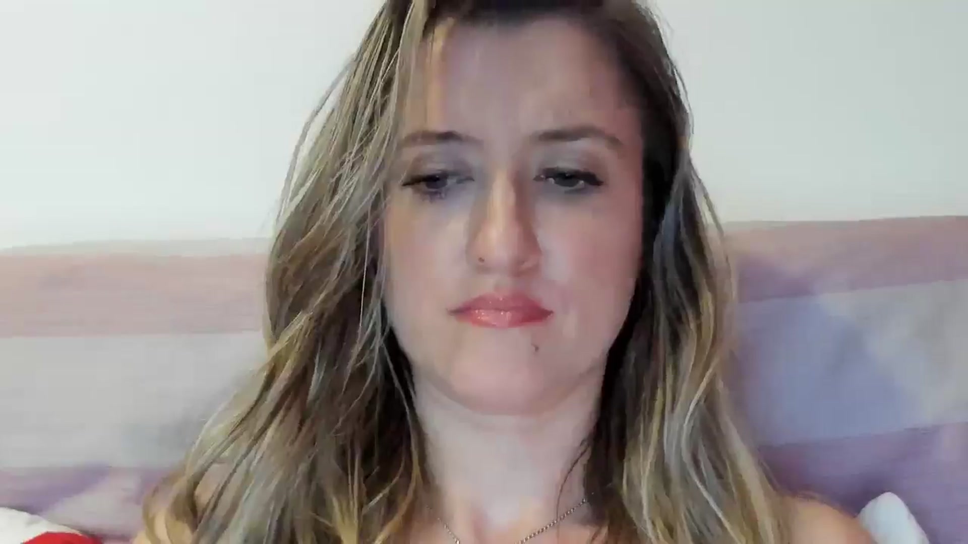 Gallery image thumbnail from BestDream's myfreecams stream on, 10/29/2025, 23:01 image 10 of 20
