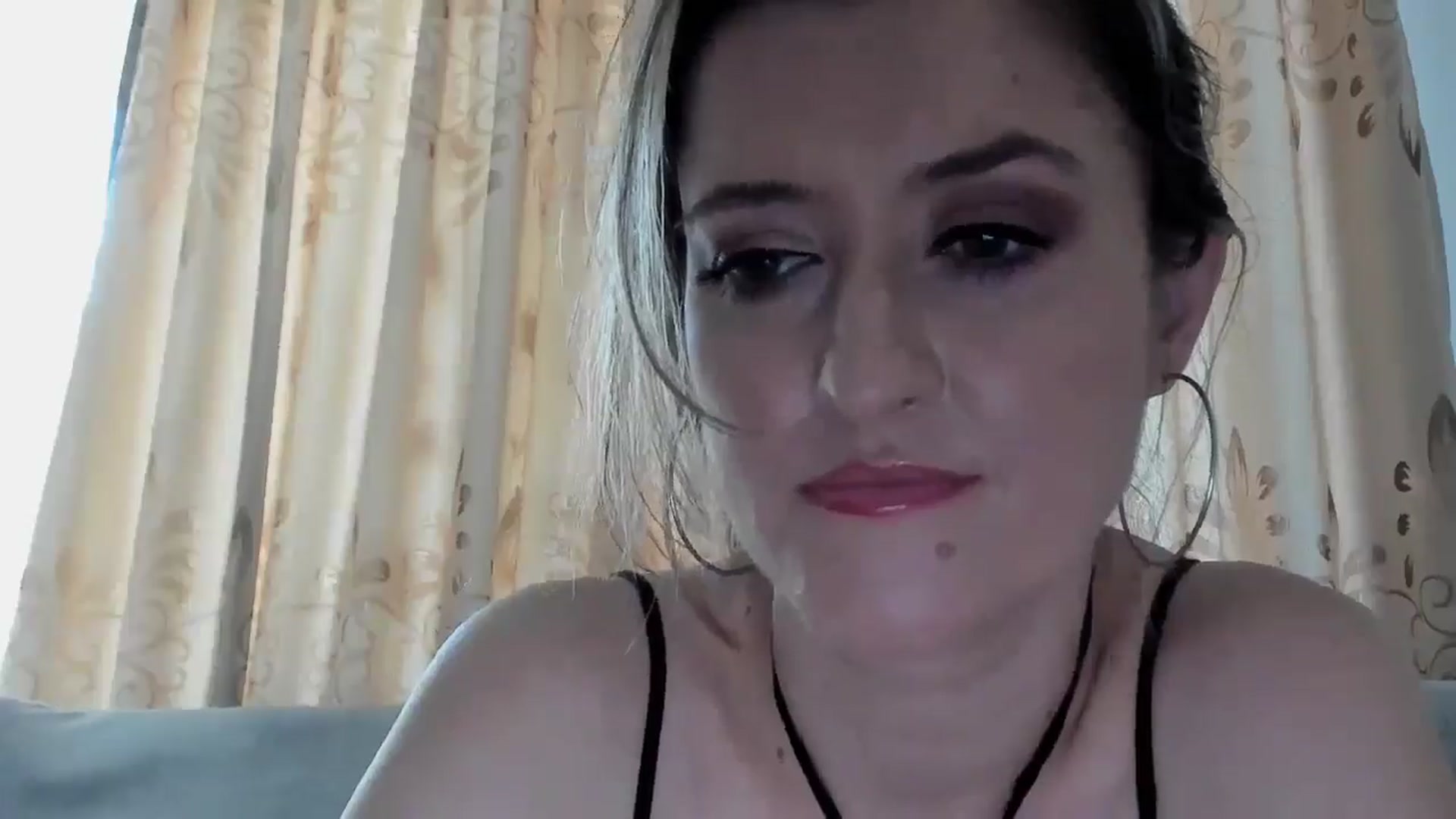 Gallery image thumbnail from BestDream's myfreecams stream on, 10/31/2025, 10:48 image 11 of 20