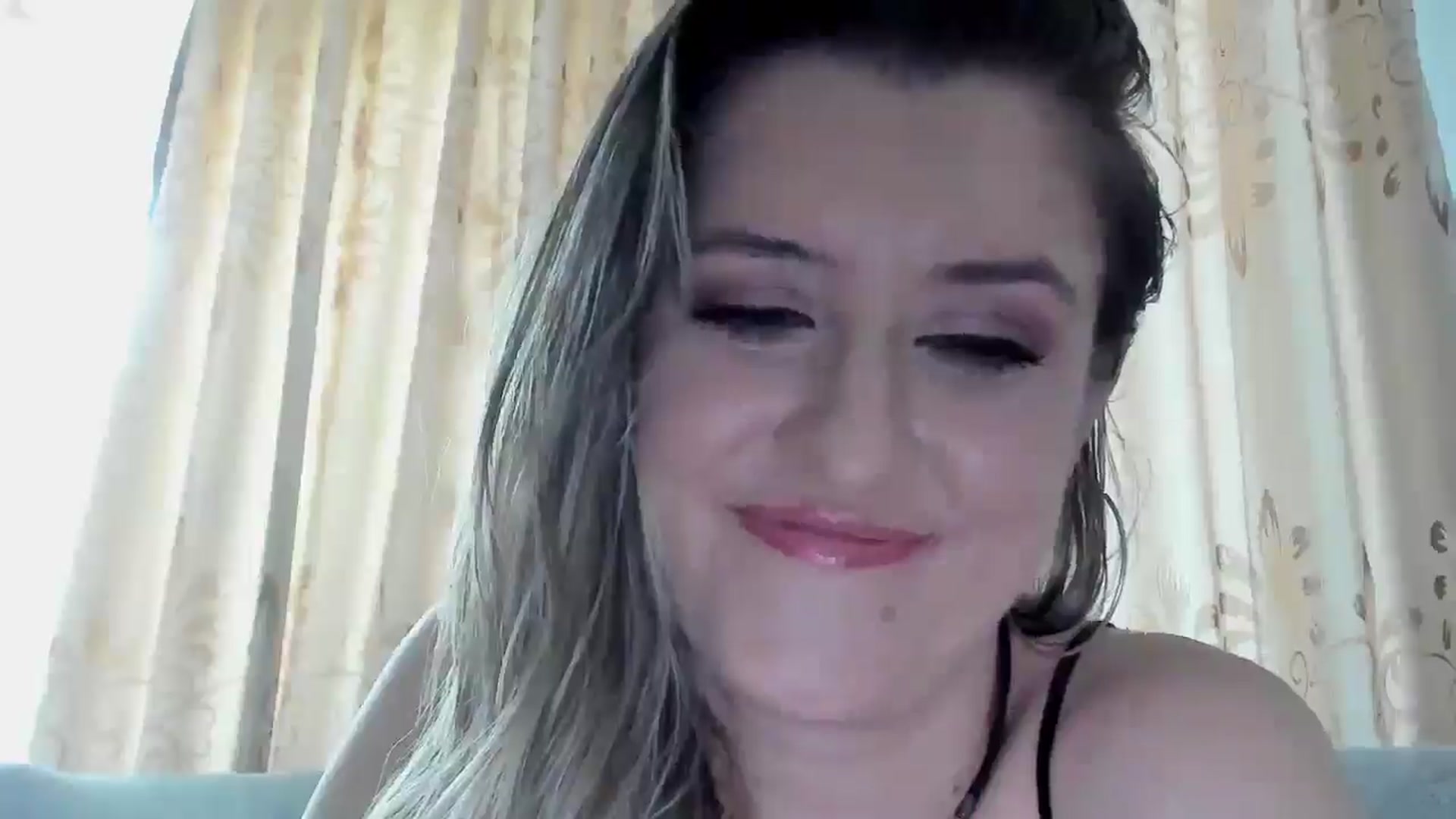 Gallery image thumbnail from BestDream's myfreecams stream on, 10/31/2025, 12:35 image 4 of 20