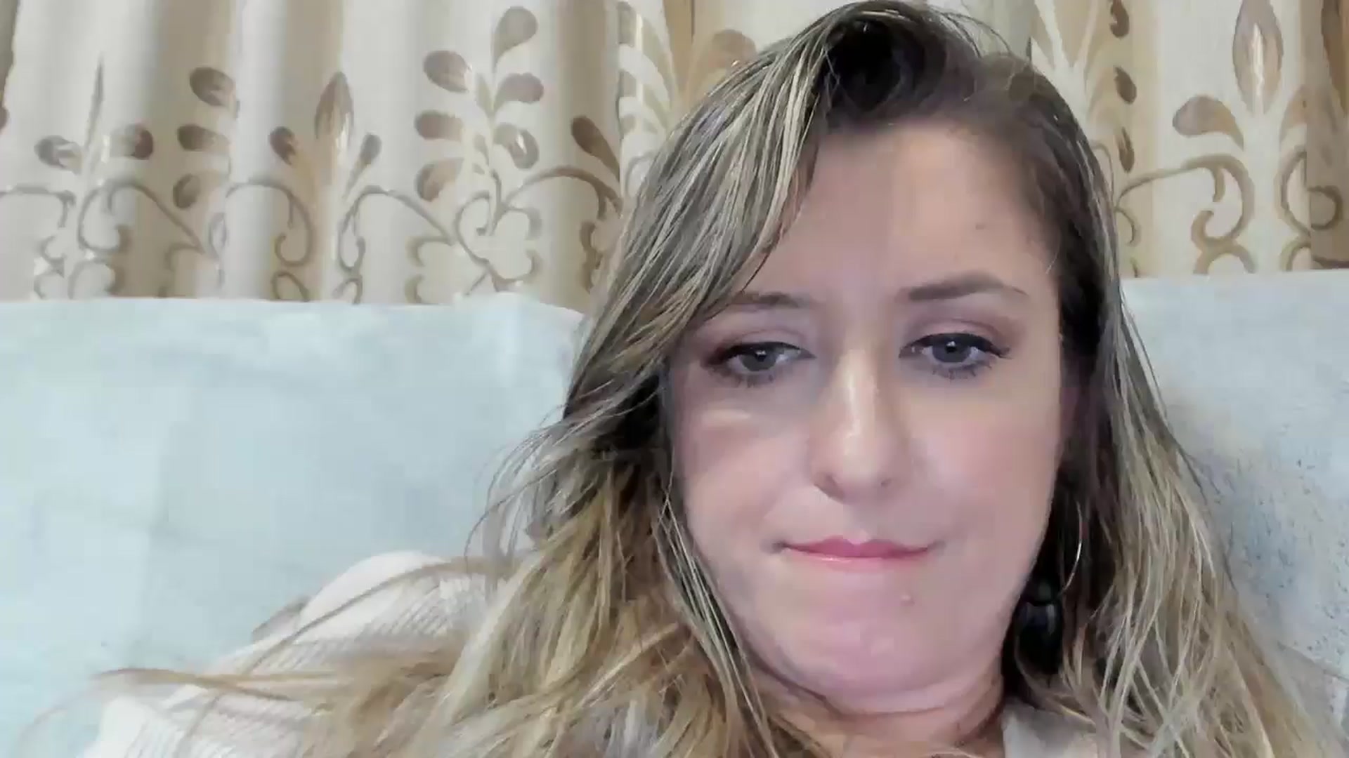 Gallery image thumbnail from BestDream's myfreecams stream on, 10/31/2025, 22:59 image 18 of 20