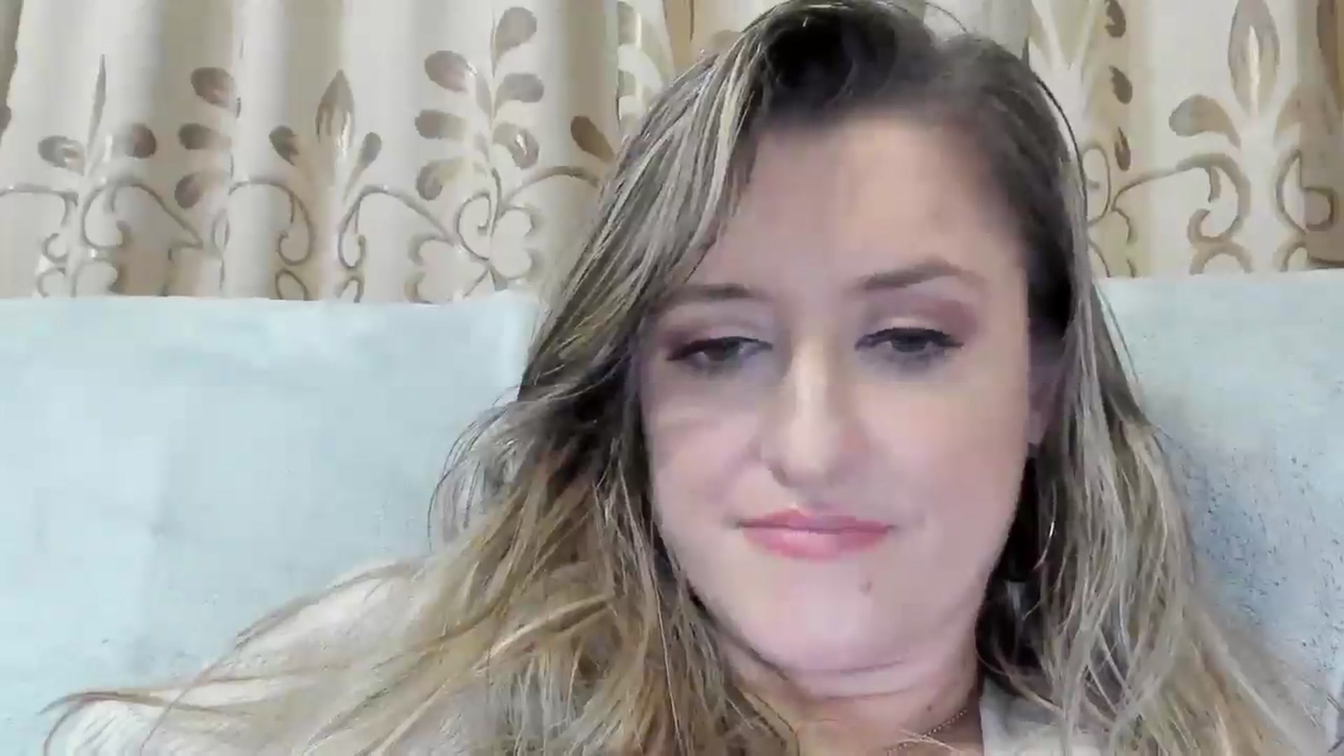 Gallery image thumbnail from BestDream's myfreecams stream on, 10/31/2025, 22:59 image 17 of 20