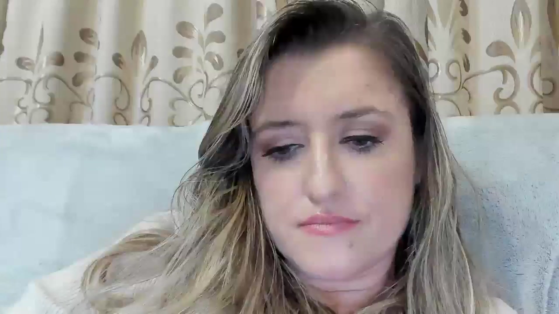 Gallery image thumbnail from BestDream's myfreecams stream on, 10/31/2025, 22:59 image 9 of 20