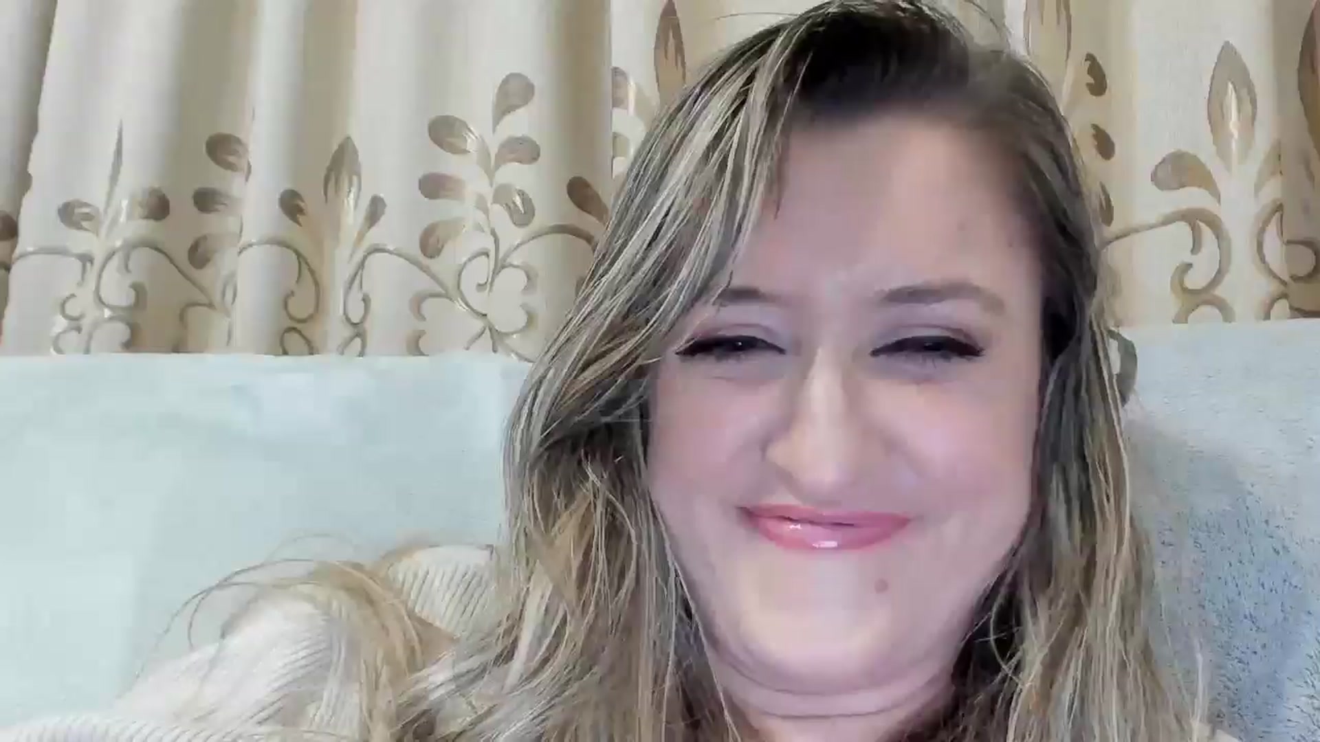 Gallery image thumbnail from BestDream's myfreecams stream on, 11/01/2025, 01:05 image 18 of 20