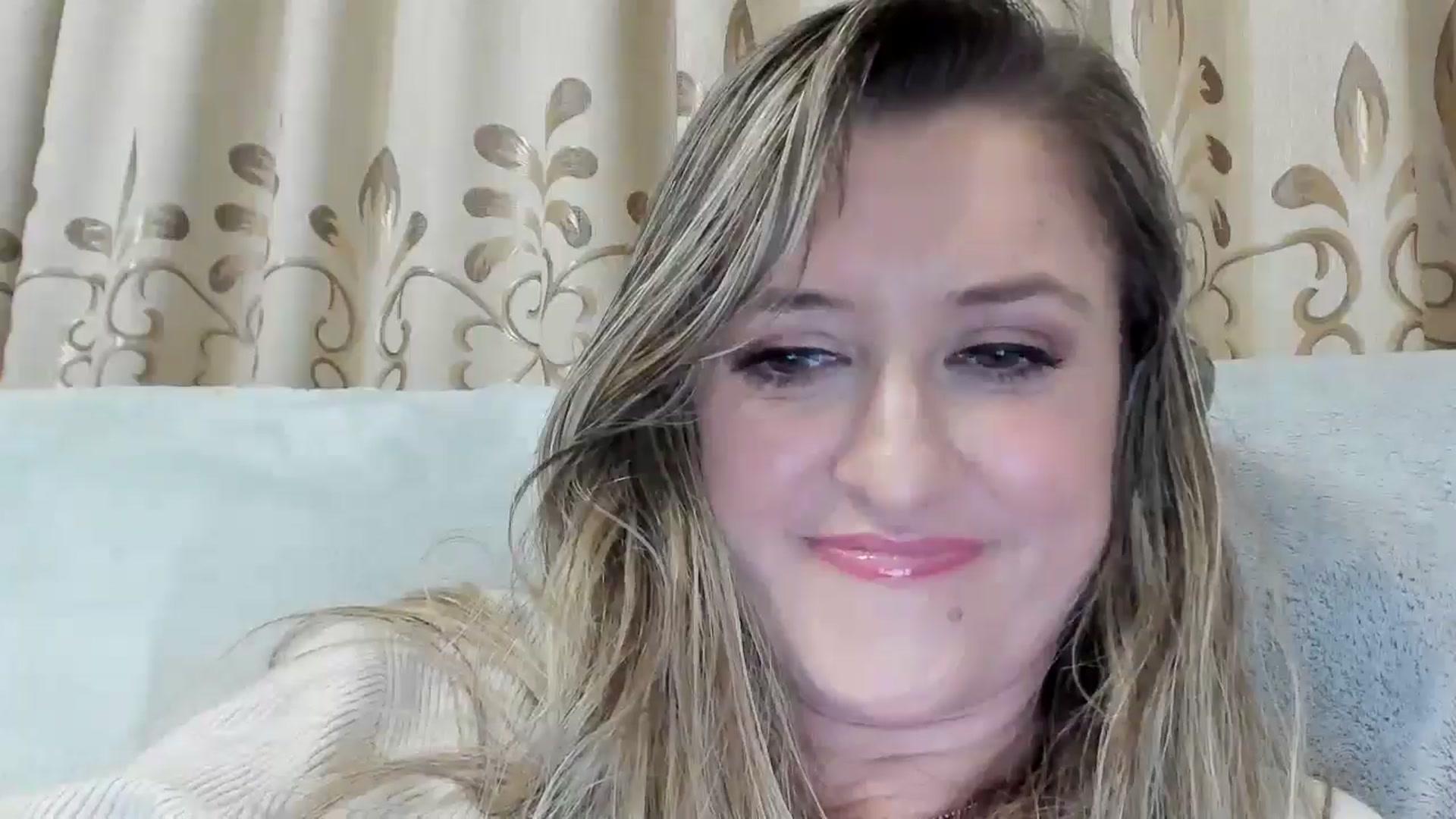 Gallery image thumbnail from BestDream's myfreecams stream on, 11/01/2025, 01:05 image 10 of 20
