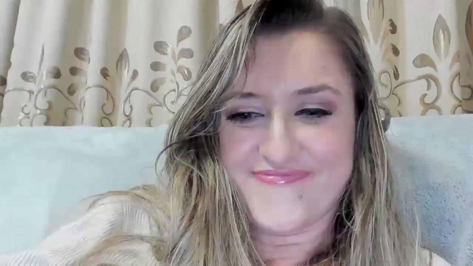 Gallery image thumbnail from BestDream's myfreecams stream on, 11/01/2025, 01:05 image 5 of 20