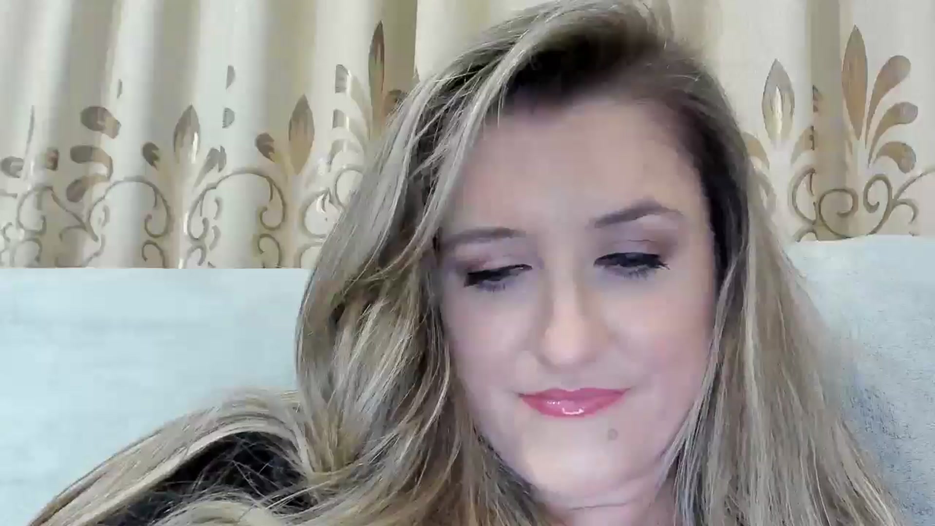 Gallery image thumbnail from BestDream's myfreecams stream on, 11/02/2025, 01:09 image 10 of 20