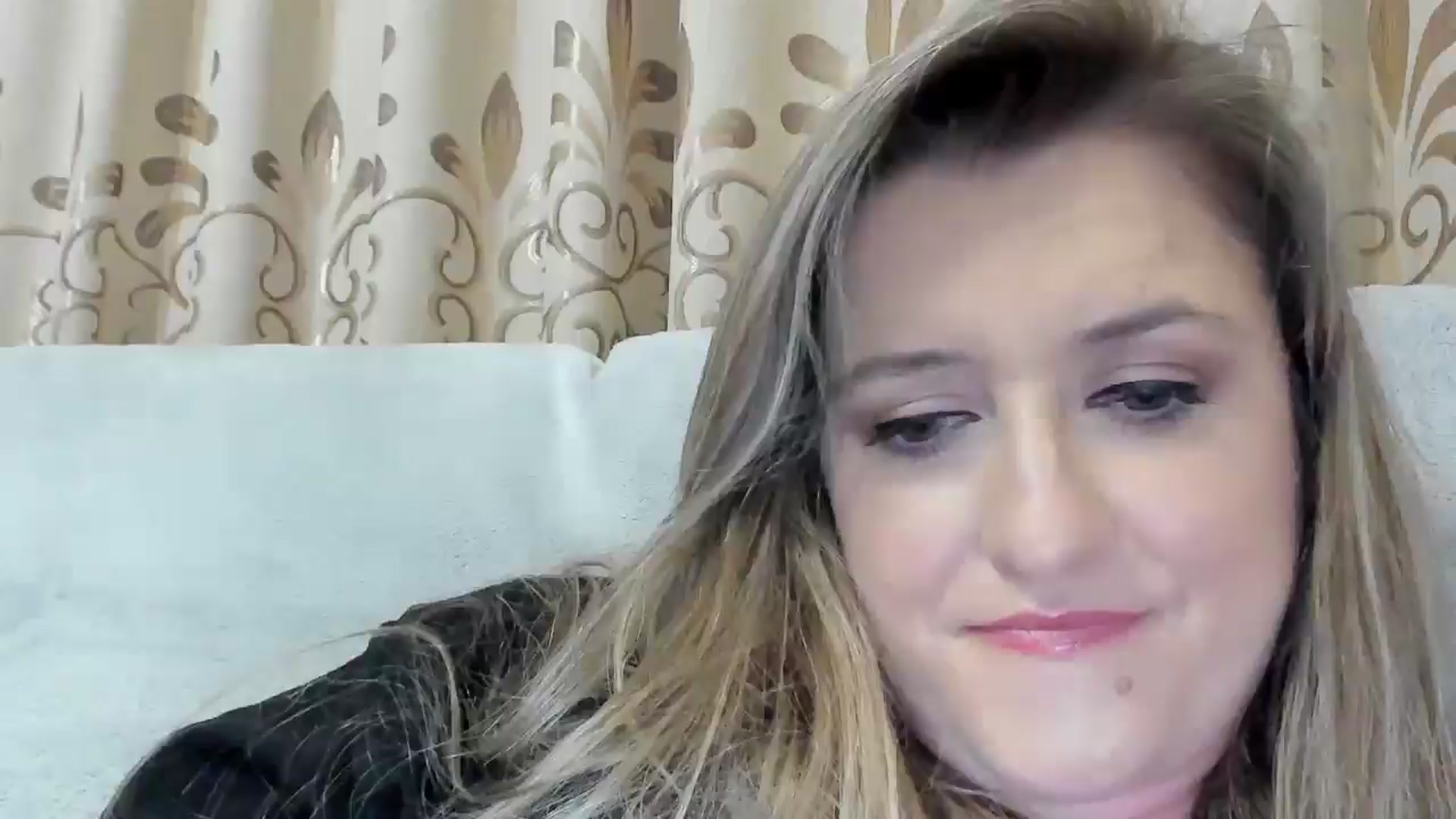 Gallery image thumbnail from BestDream's myfreecams stream on, 11/02/2025, 03:18 image 18 of 20