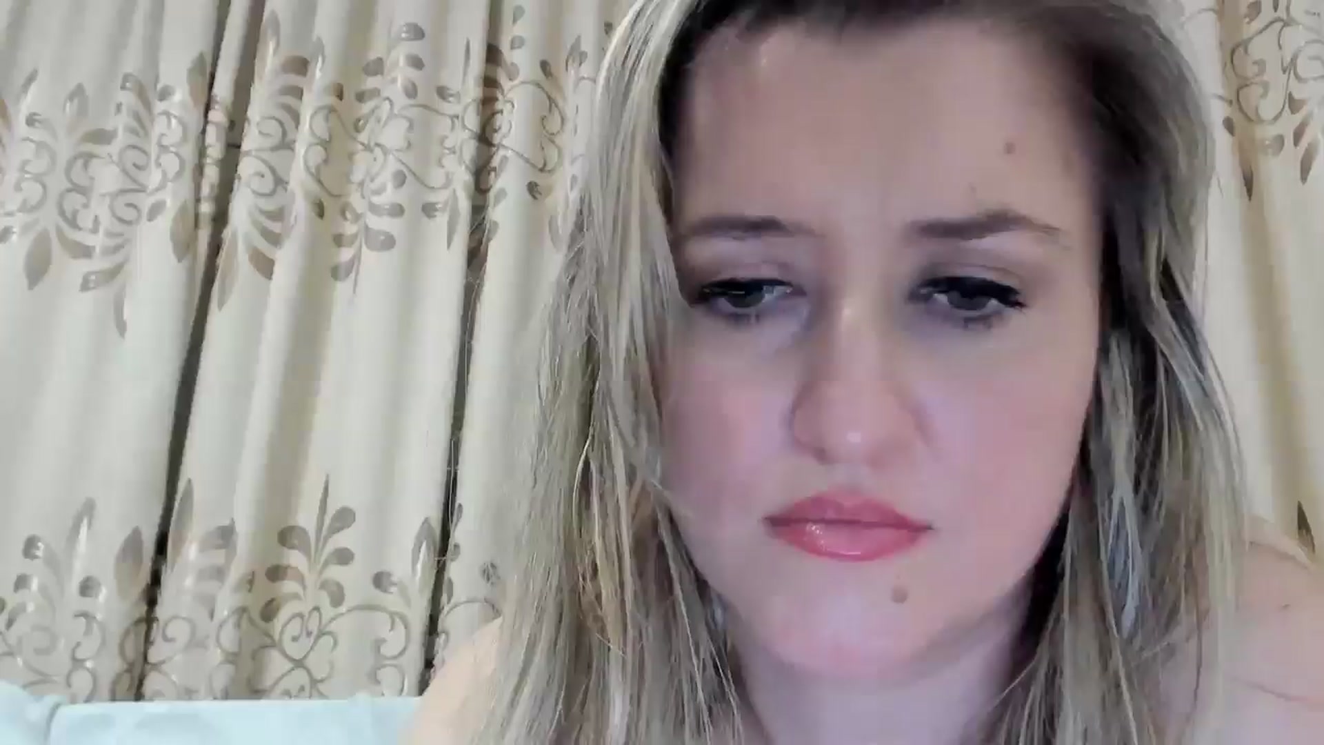 Gallery image thumbnail from BestDream's myfreecams stream on, 11/03/2025, 24:00 image 17 of 20
