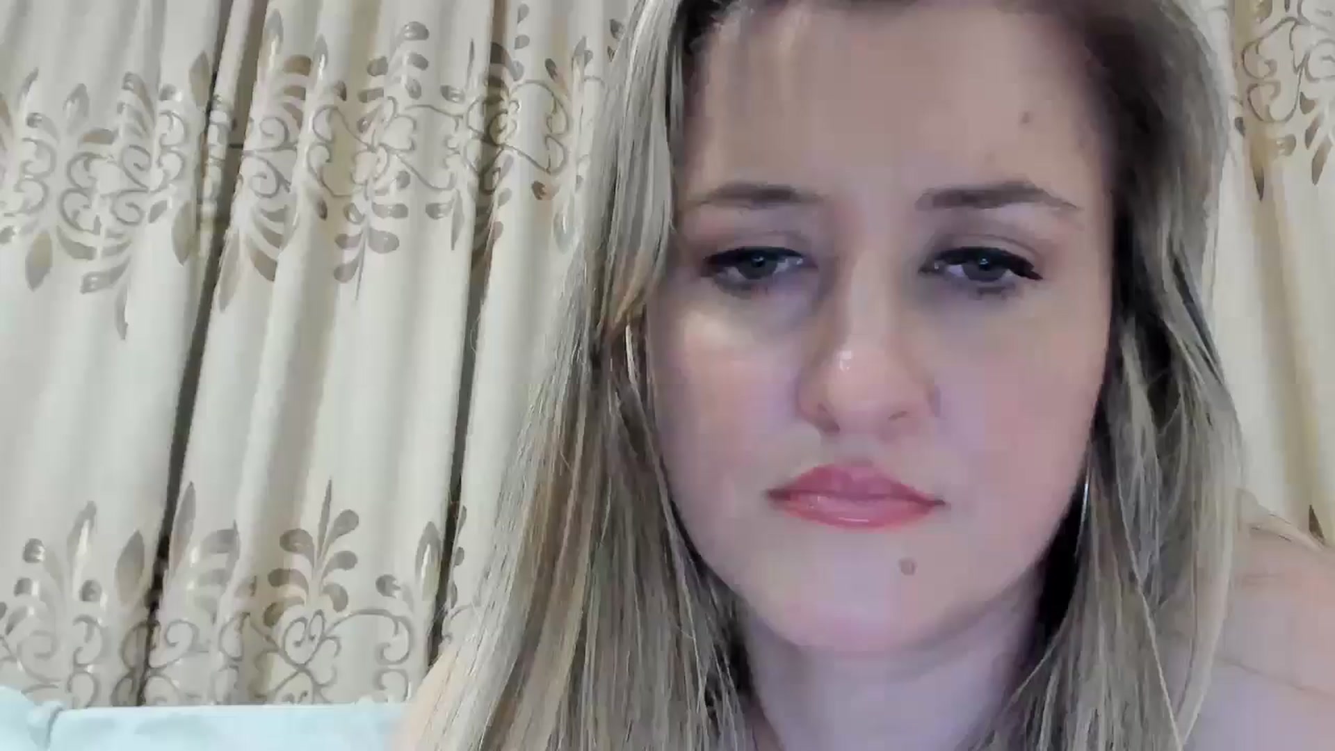 Gallery image thumbnail from BestDream's myfreecams stream on, 11/03/2025, 24:00 image 14 of 20